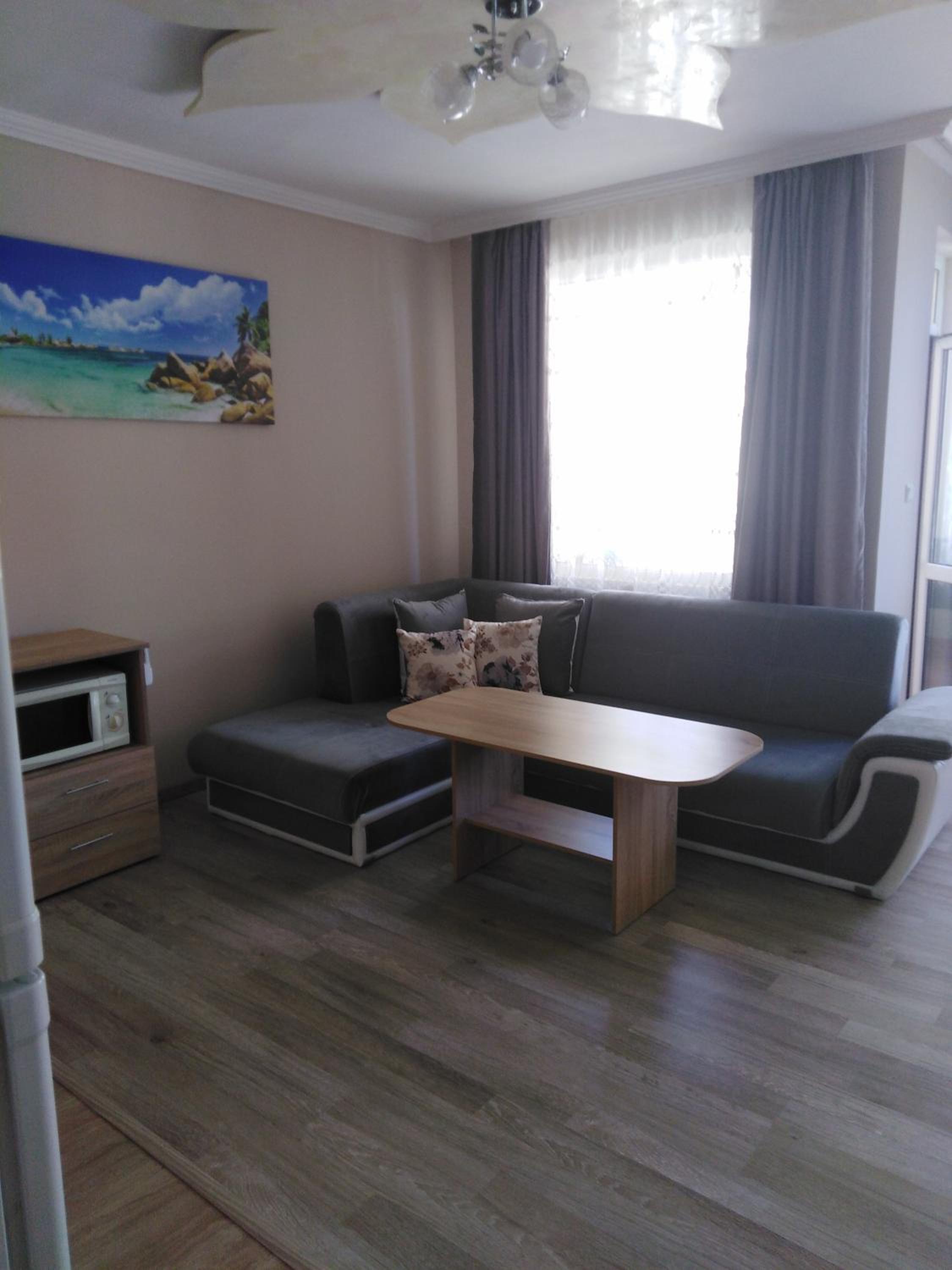 Apartment See Breeze