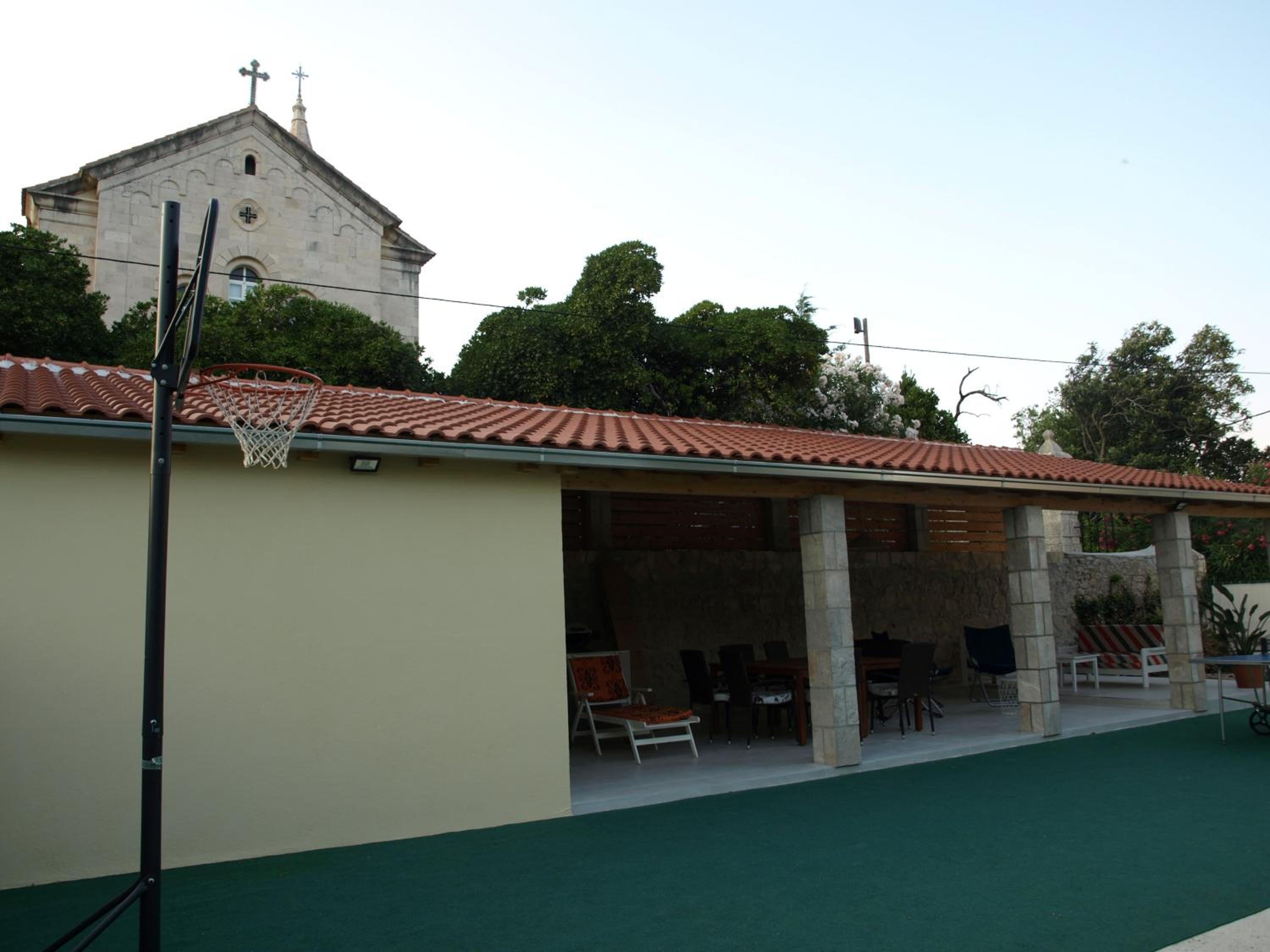 Photo 33