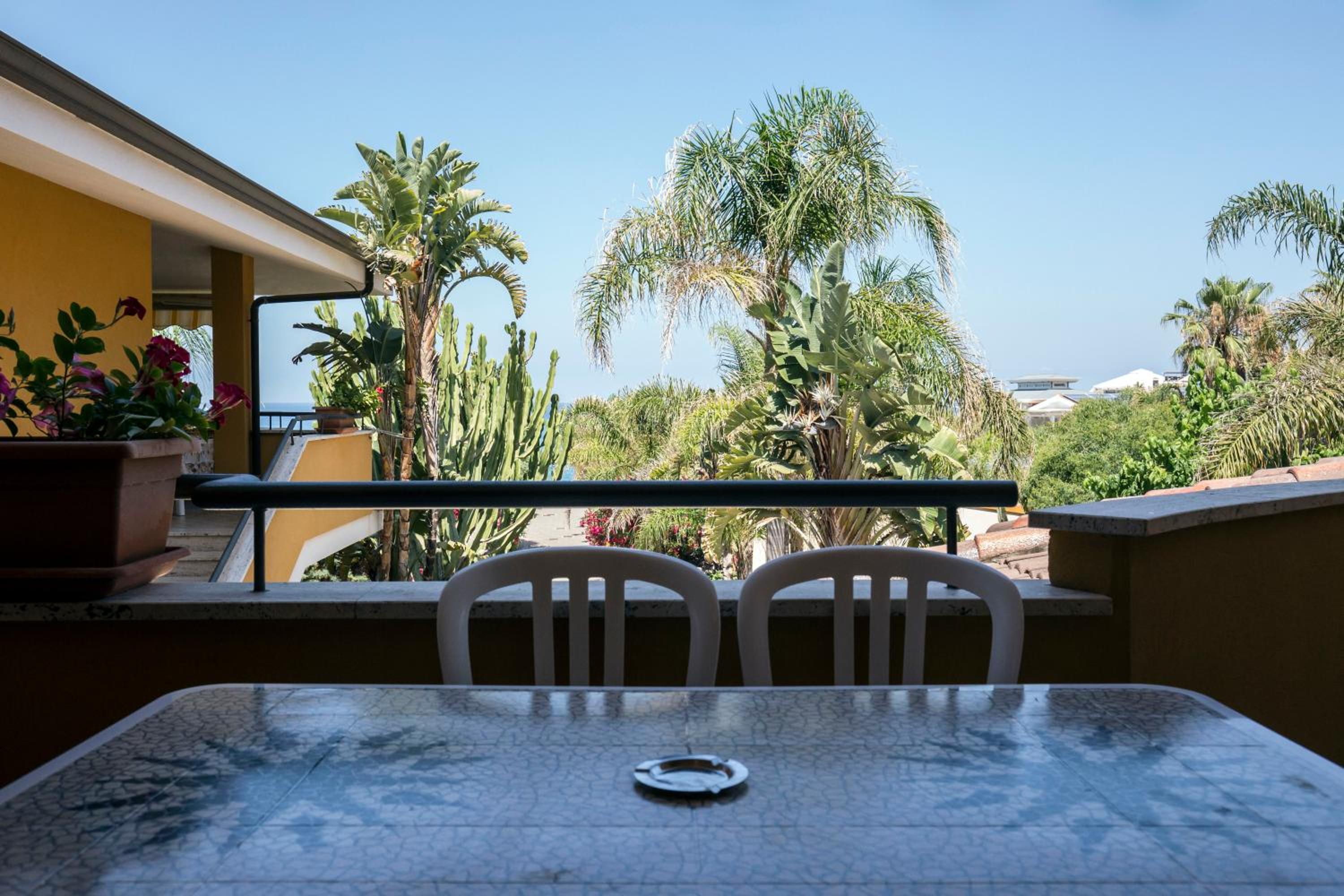 balcony