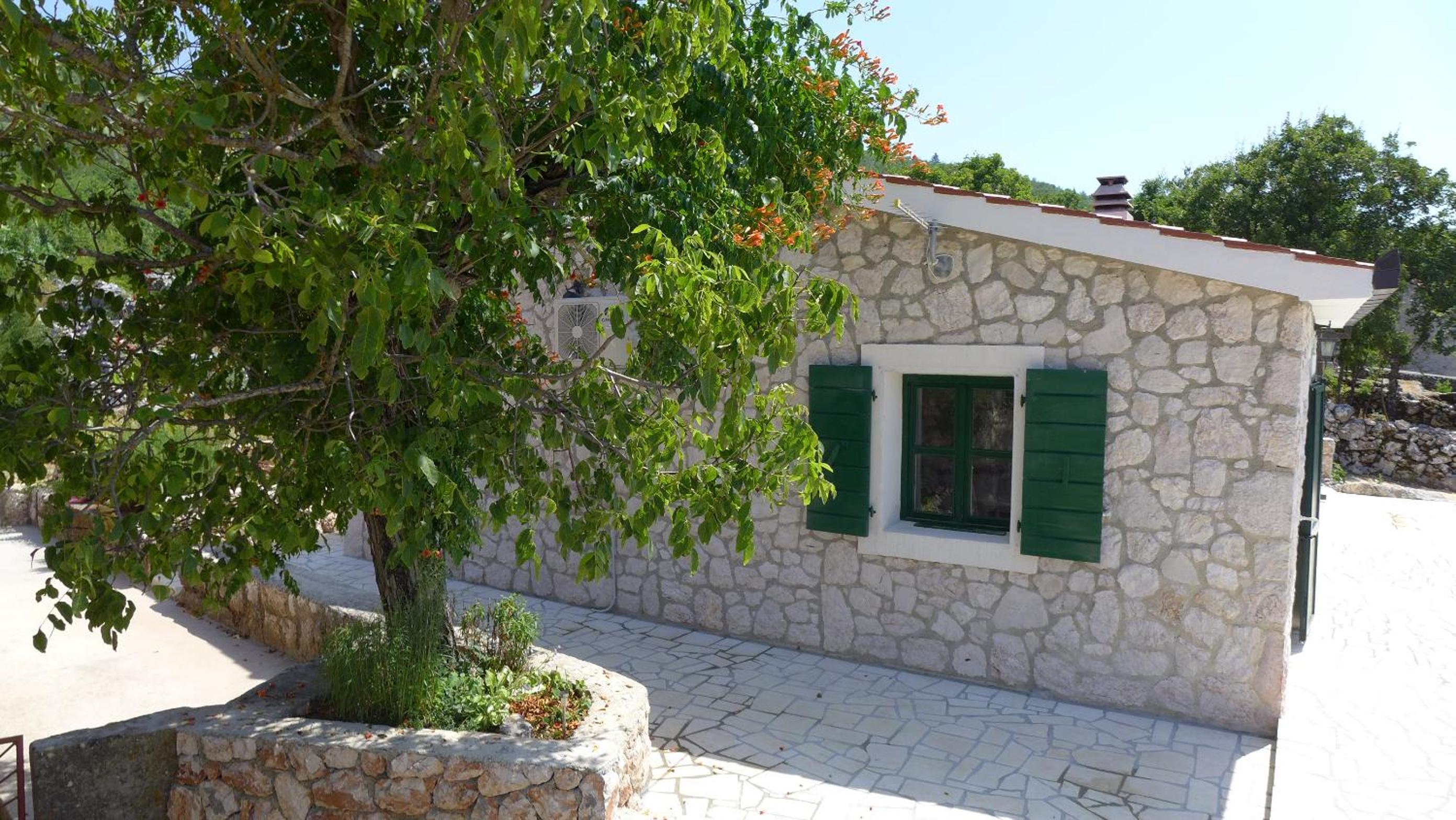 Stone Villa Rafael