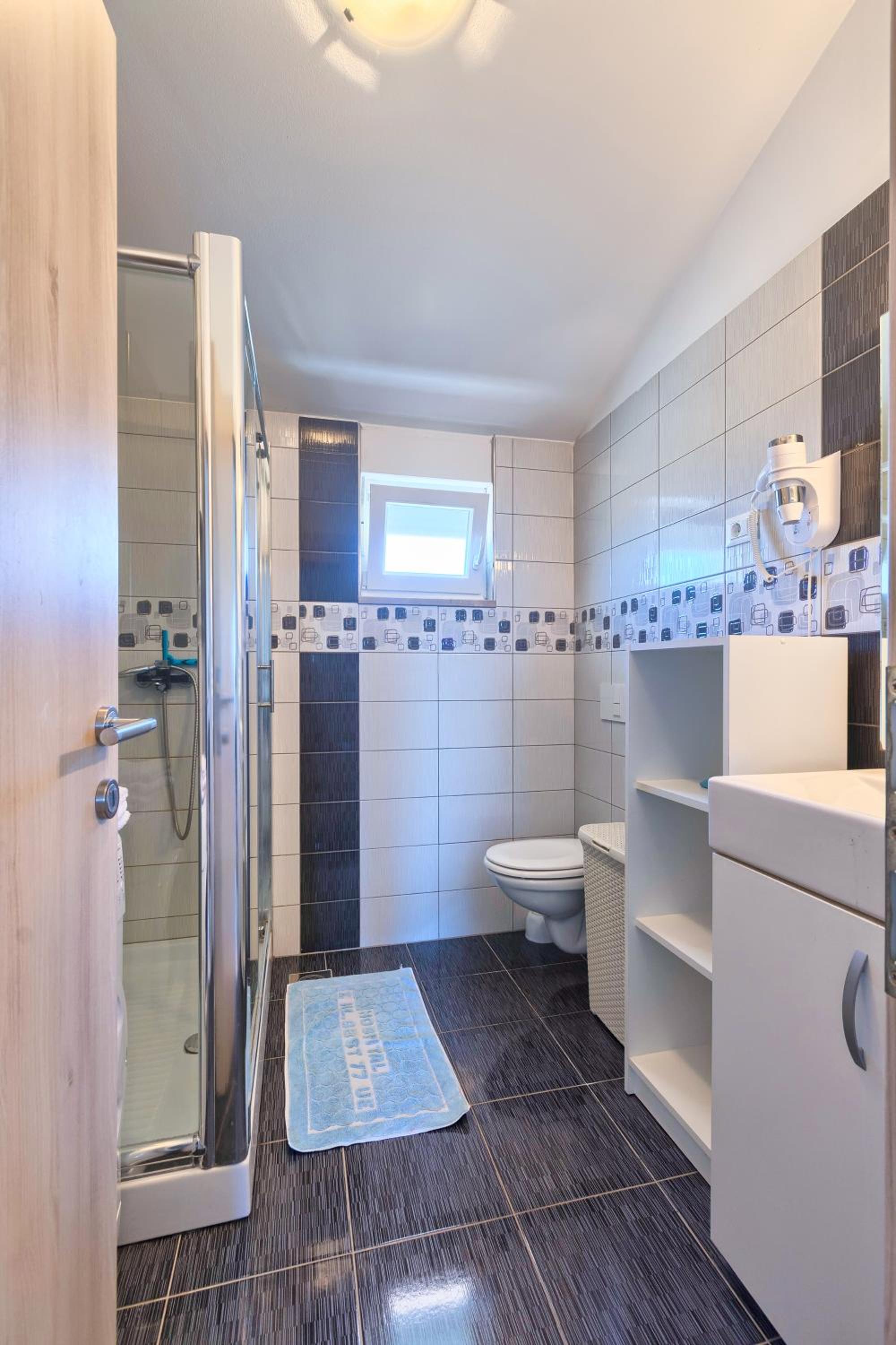 APARTMAN SARA-NAOMI With private PARKING PLACE view 5
