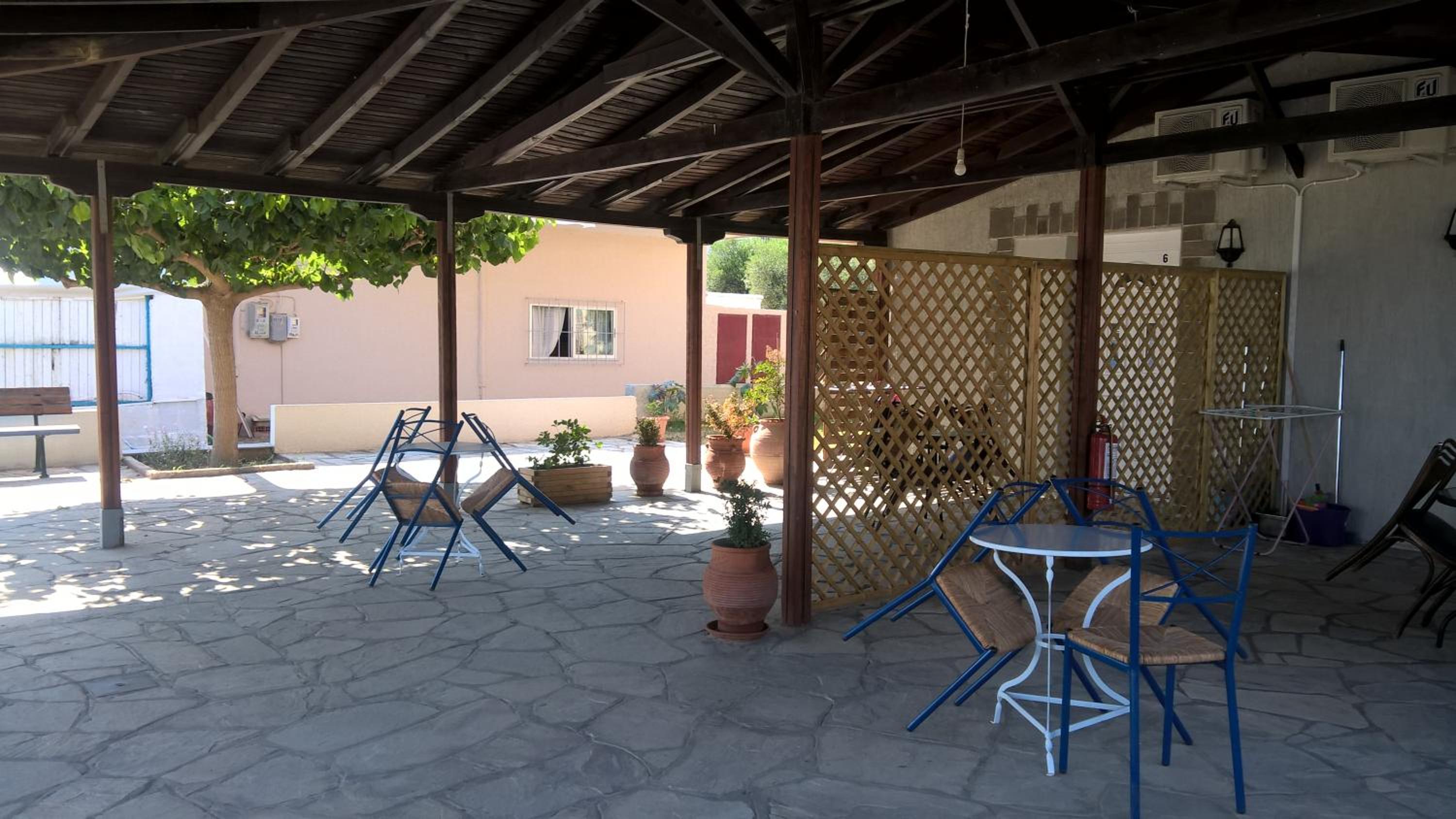 Gkoloi Studios & Apartments