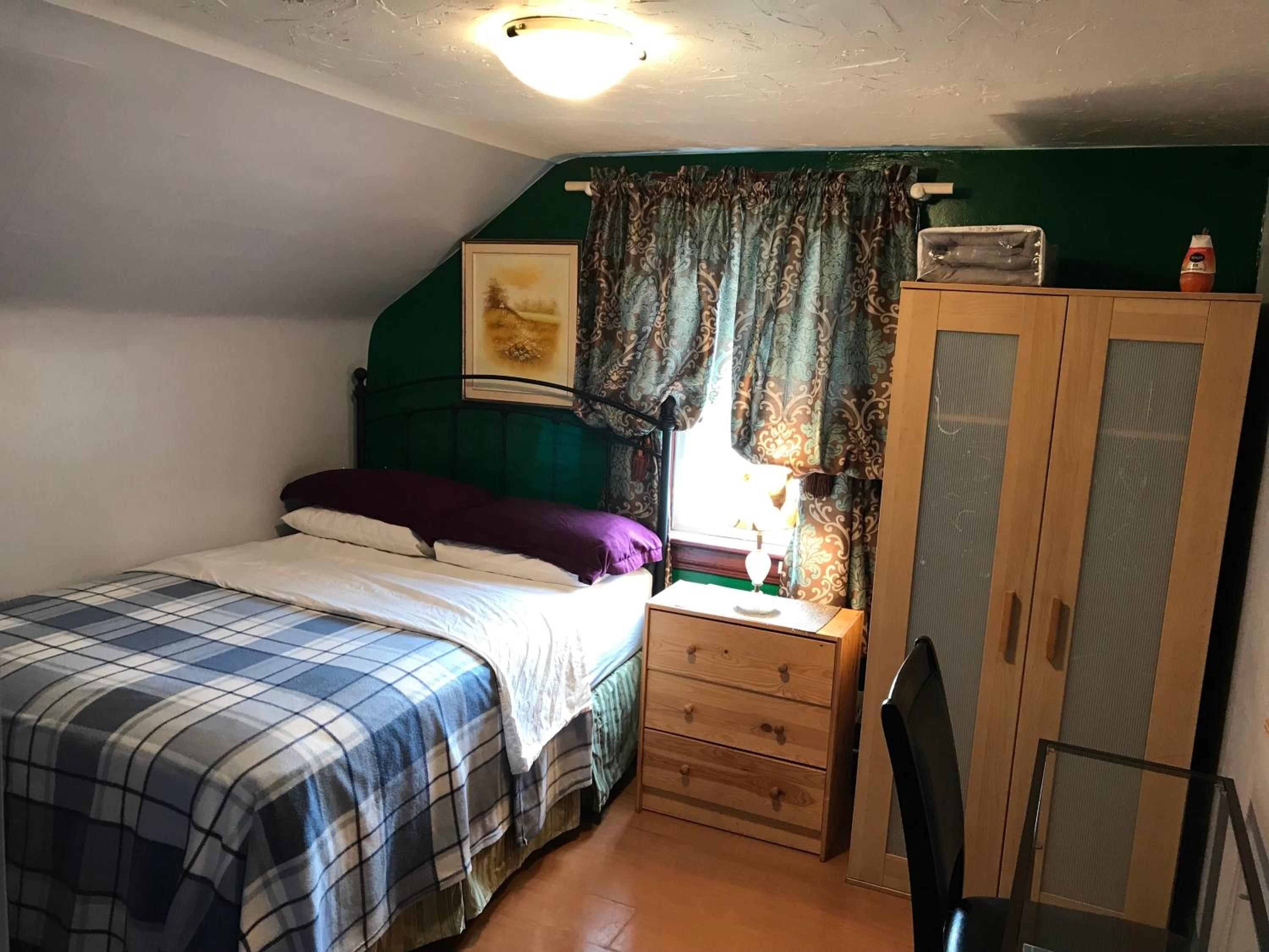 Nisku Guest House