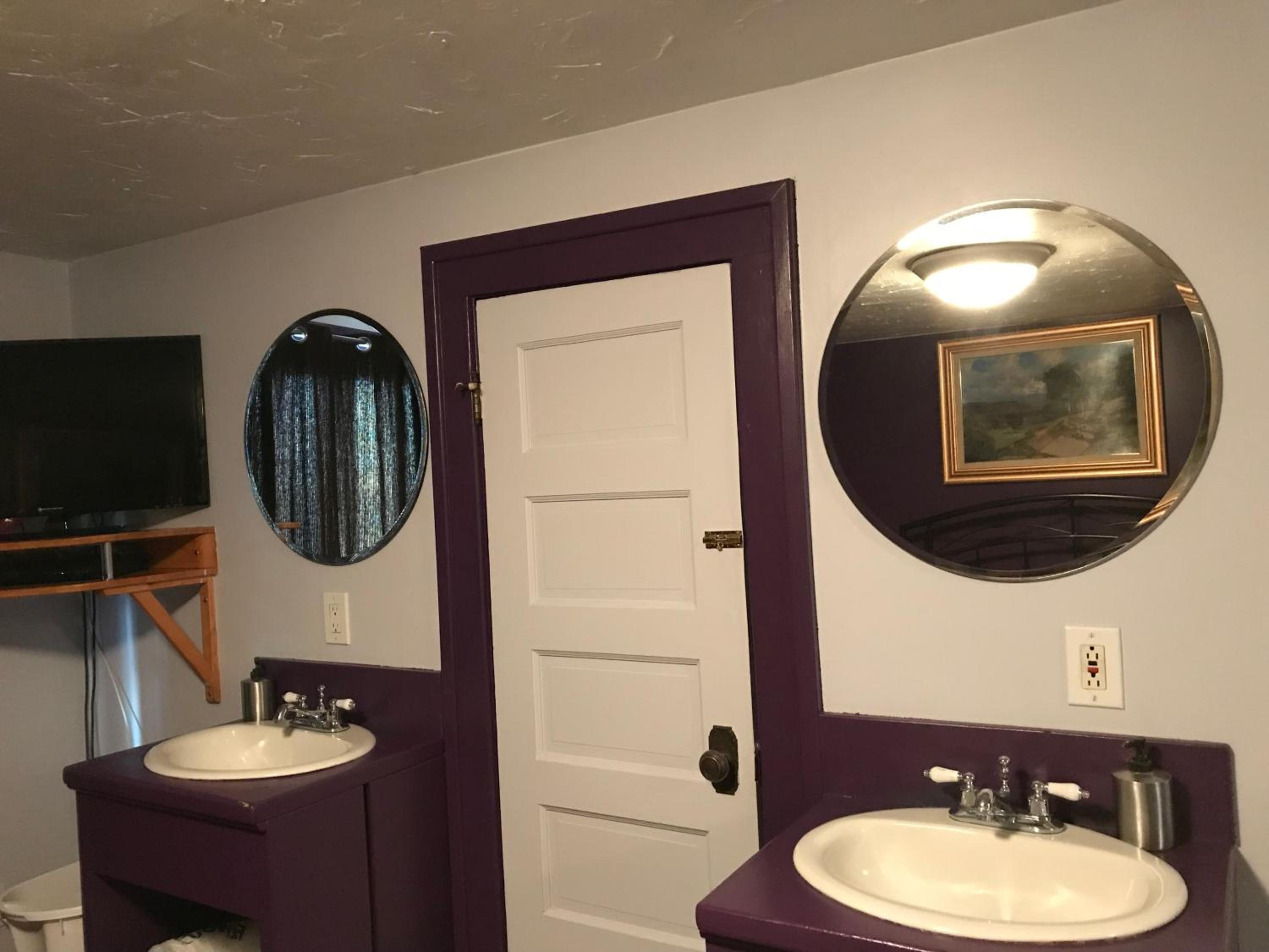 Nisku Guest House