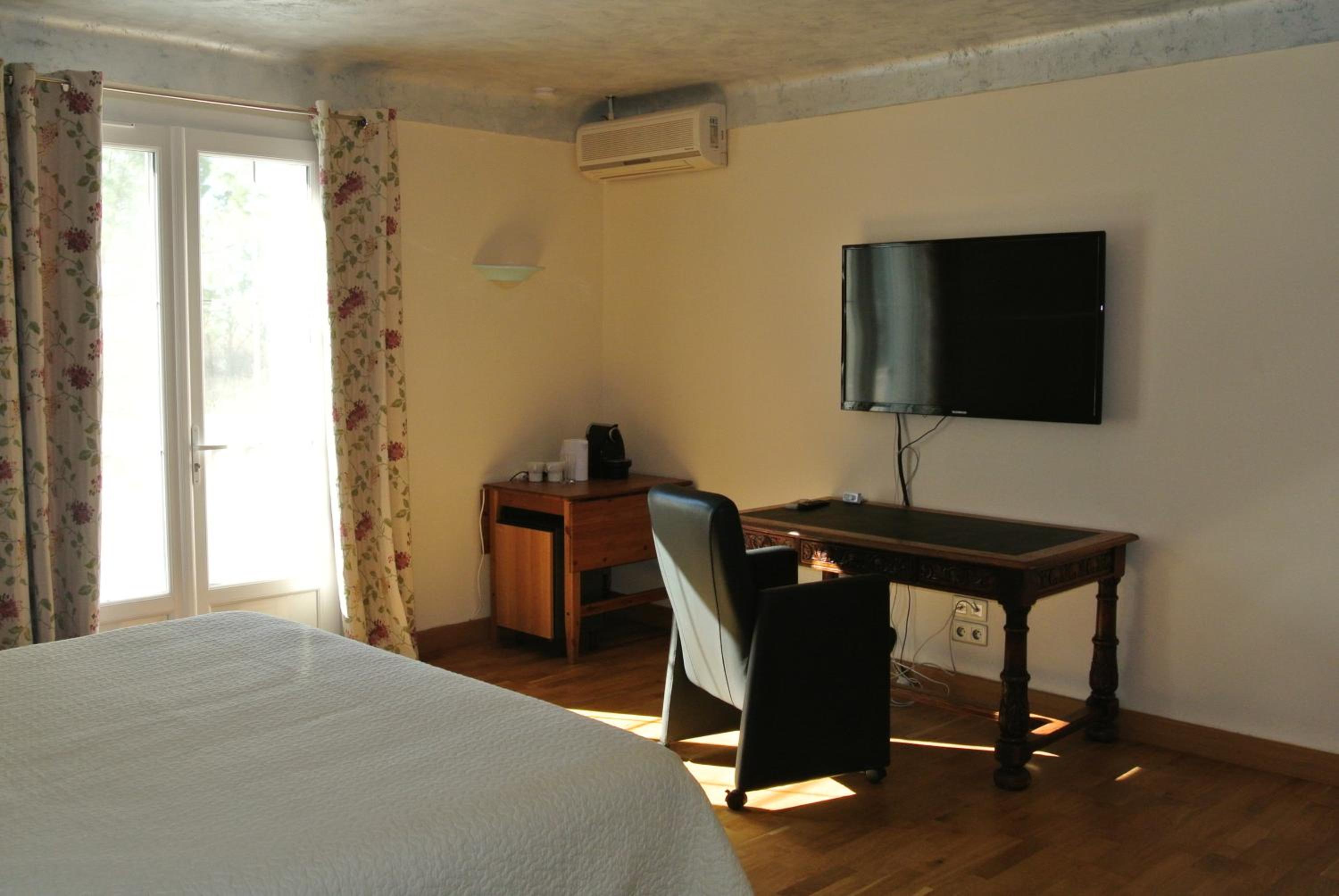 Photo 8
