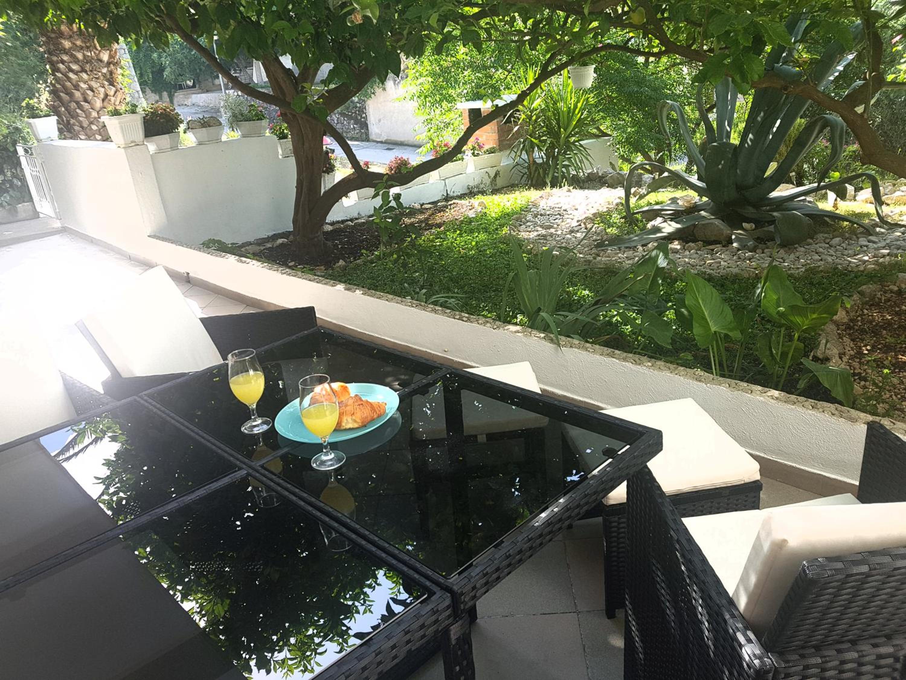 Apartments R view 3