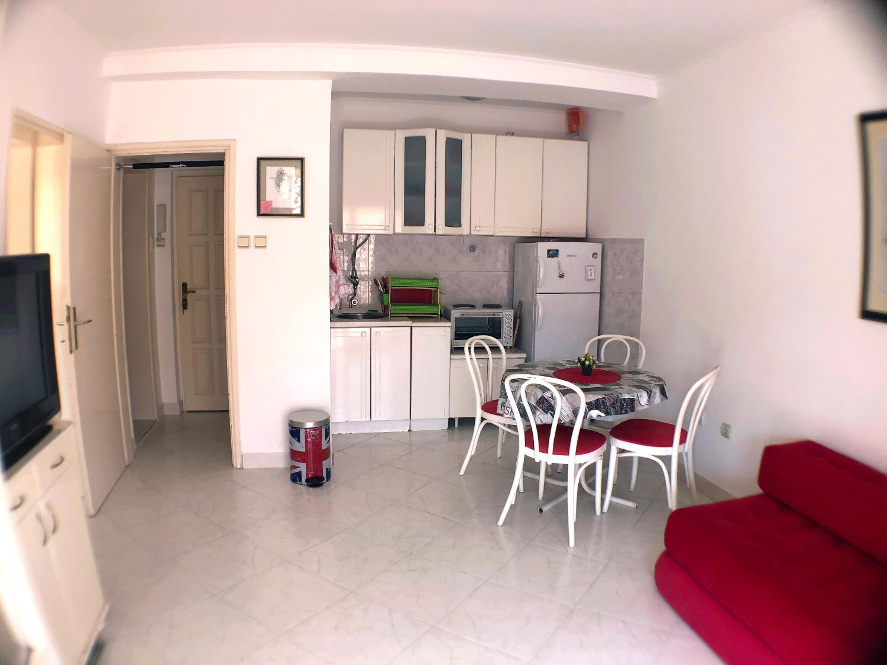 One bedroom Apartment 500m from the beach photo 2