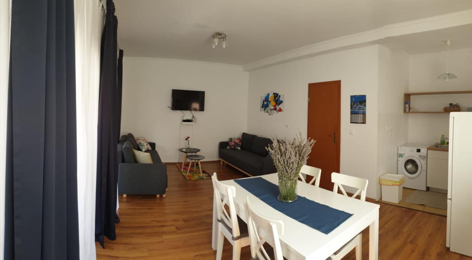 Central, spacious, great view view 3