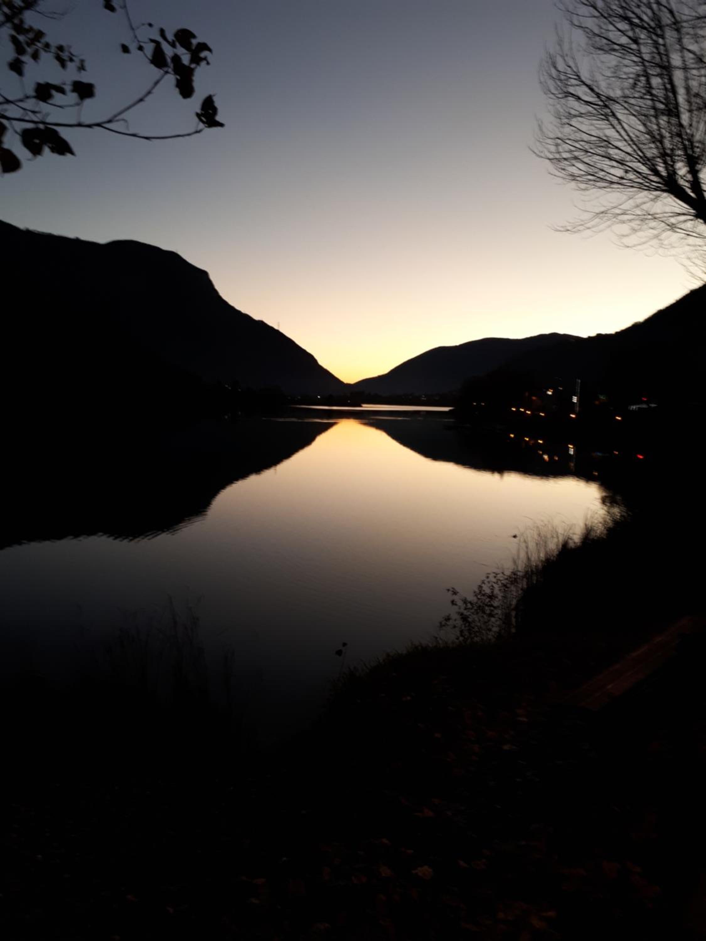 Un nido sul lago