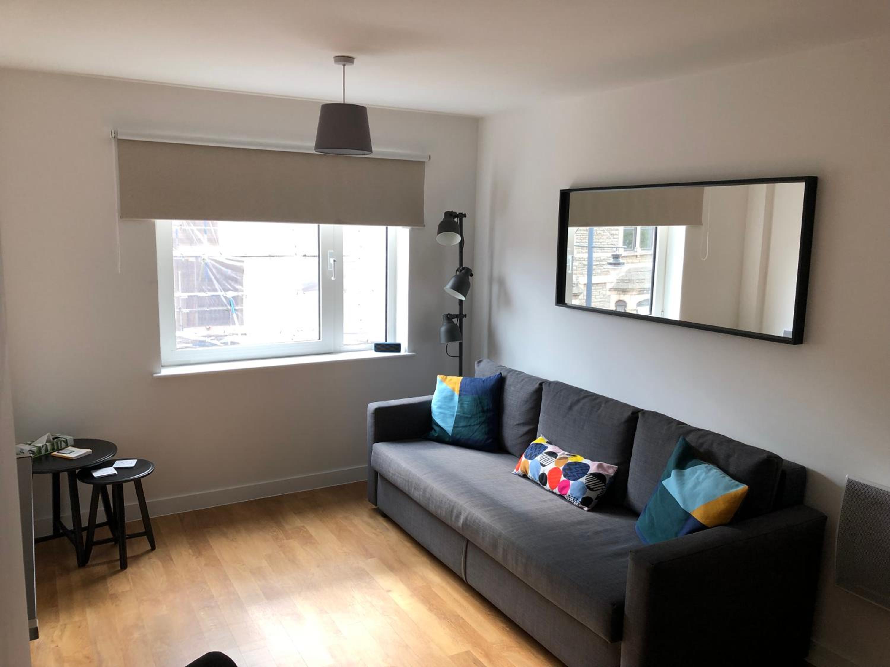 Quayside Apartment in Cardiff Bay view 3