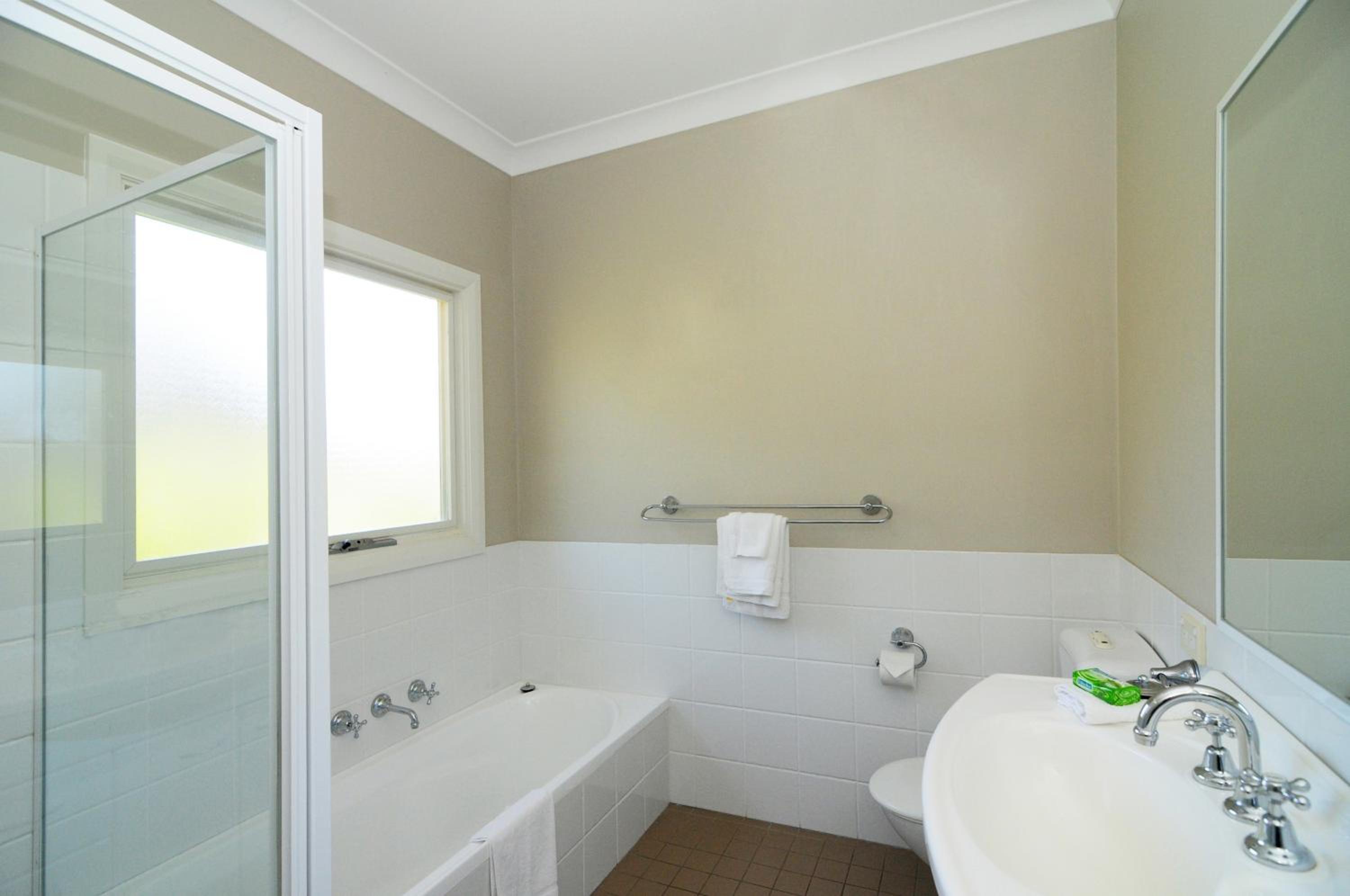 Bimbadeen Comfortable country styled house