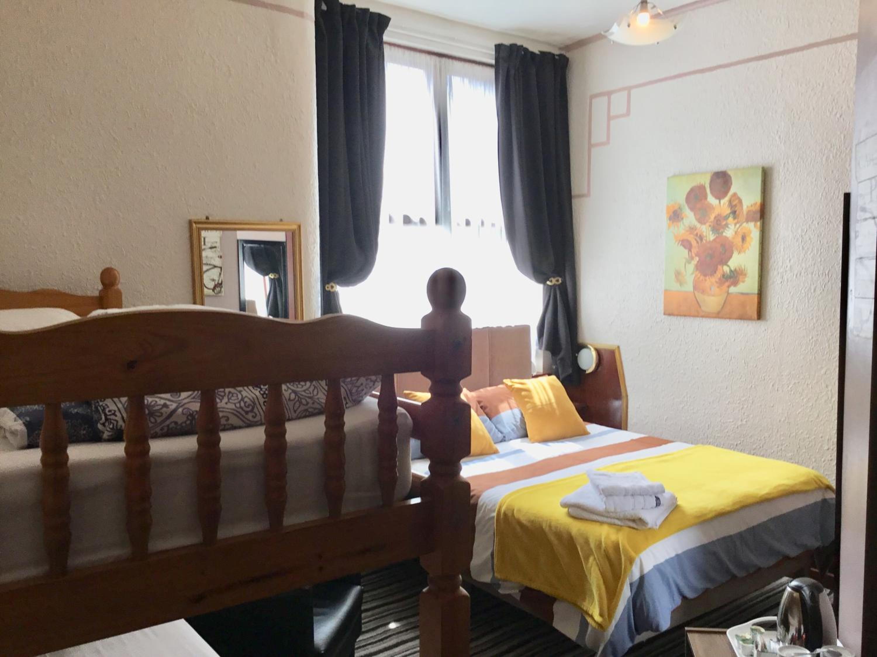 Kirkstall Guest House