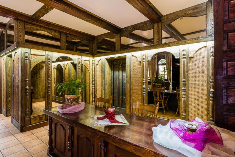 Lobby & Reception