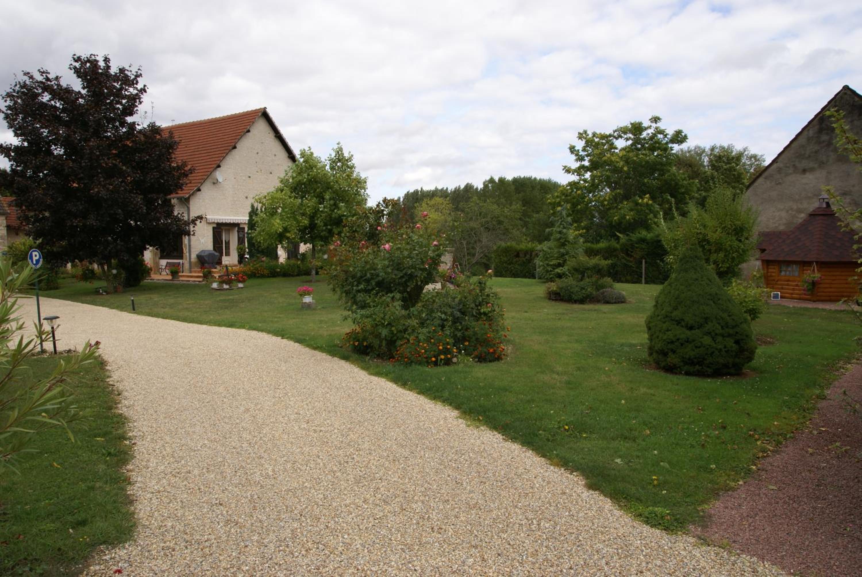 Chambres d'Hôtes Domaine d'Augy view 2
