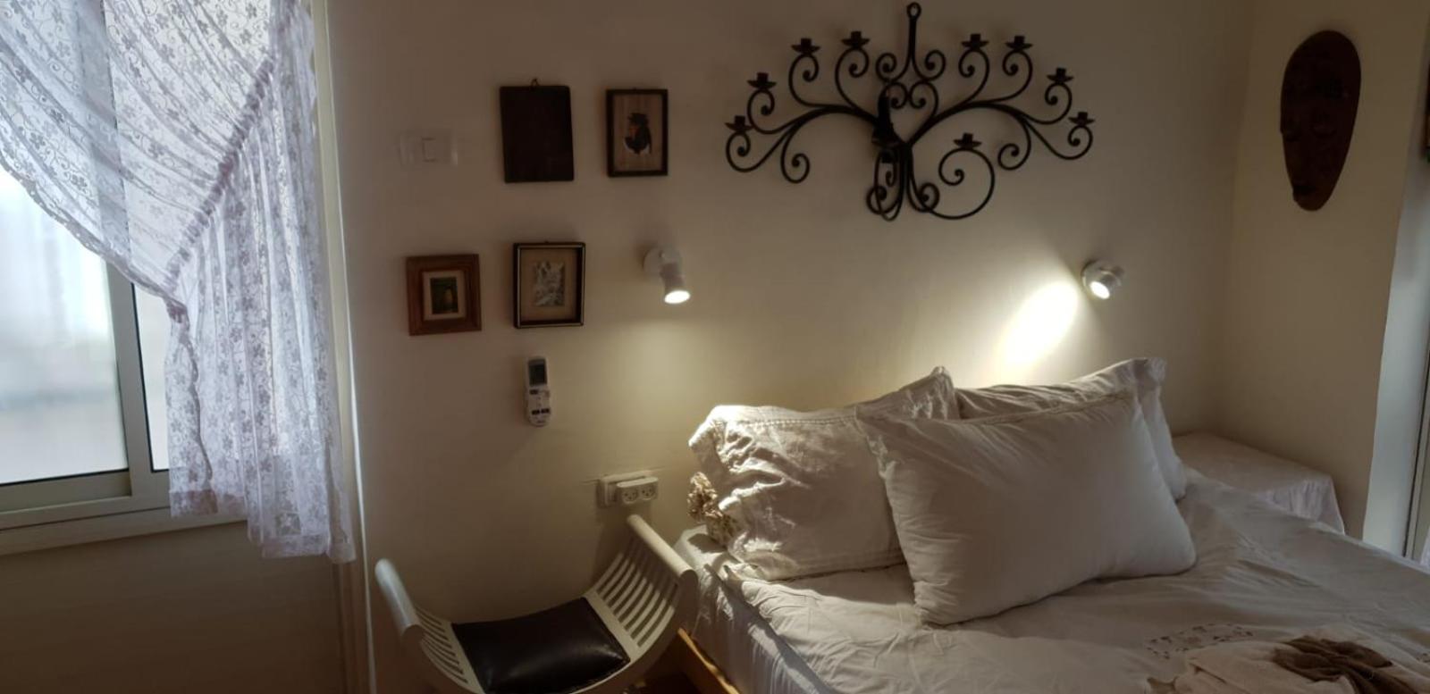 Studio Apt Great Location Heart of Downtown District view 3