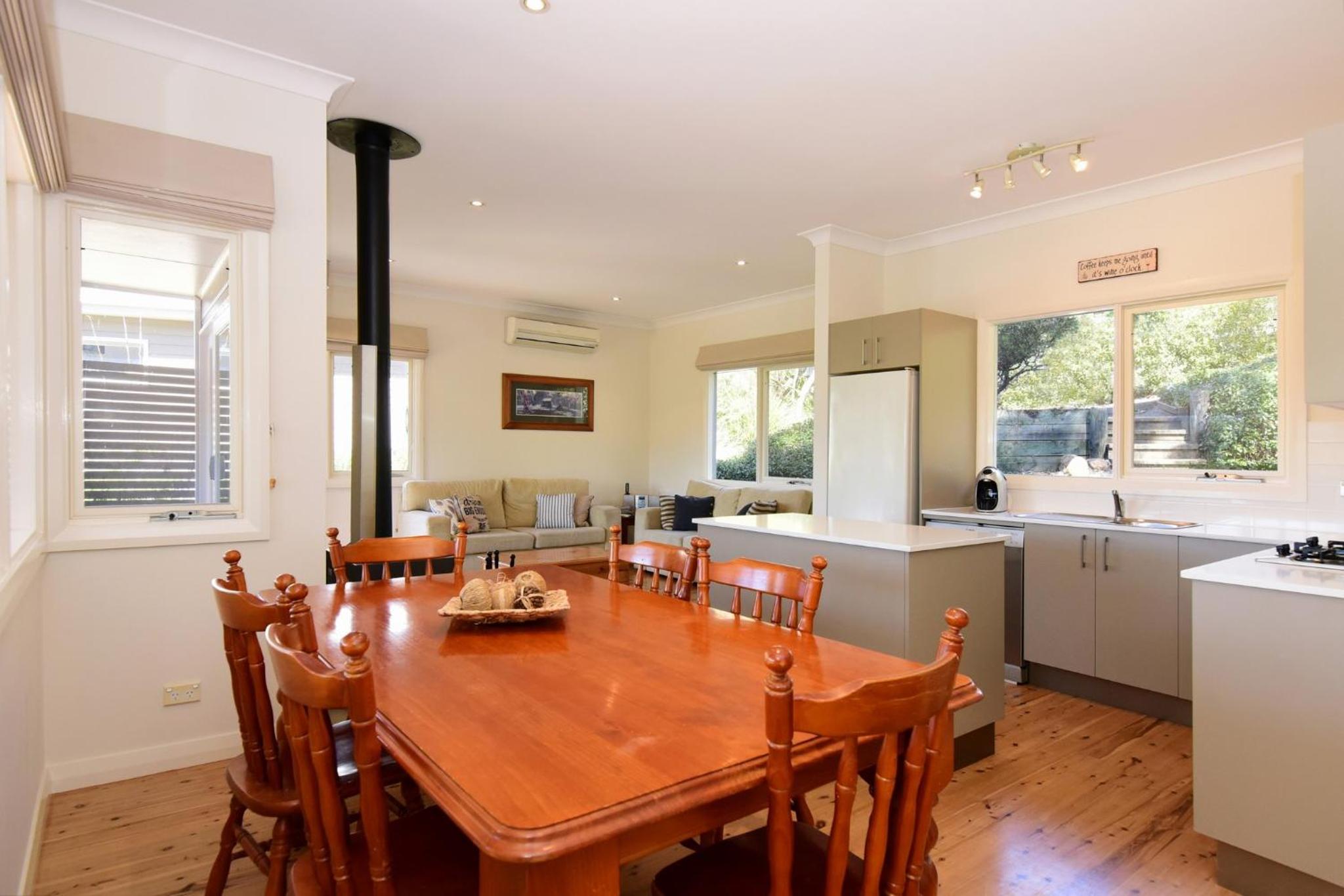 Bimbadeen Comfortable country styled house