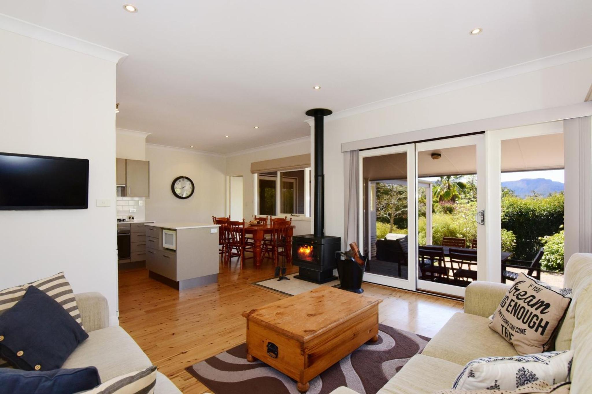 Bimbadeen Comfortable country styled house
