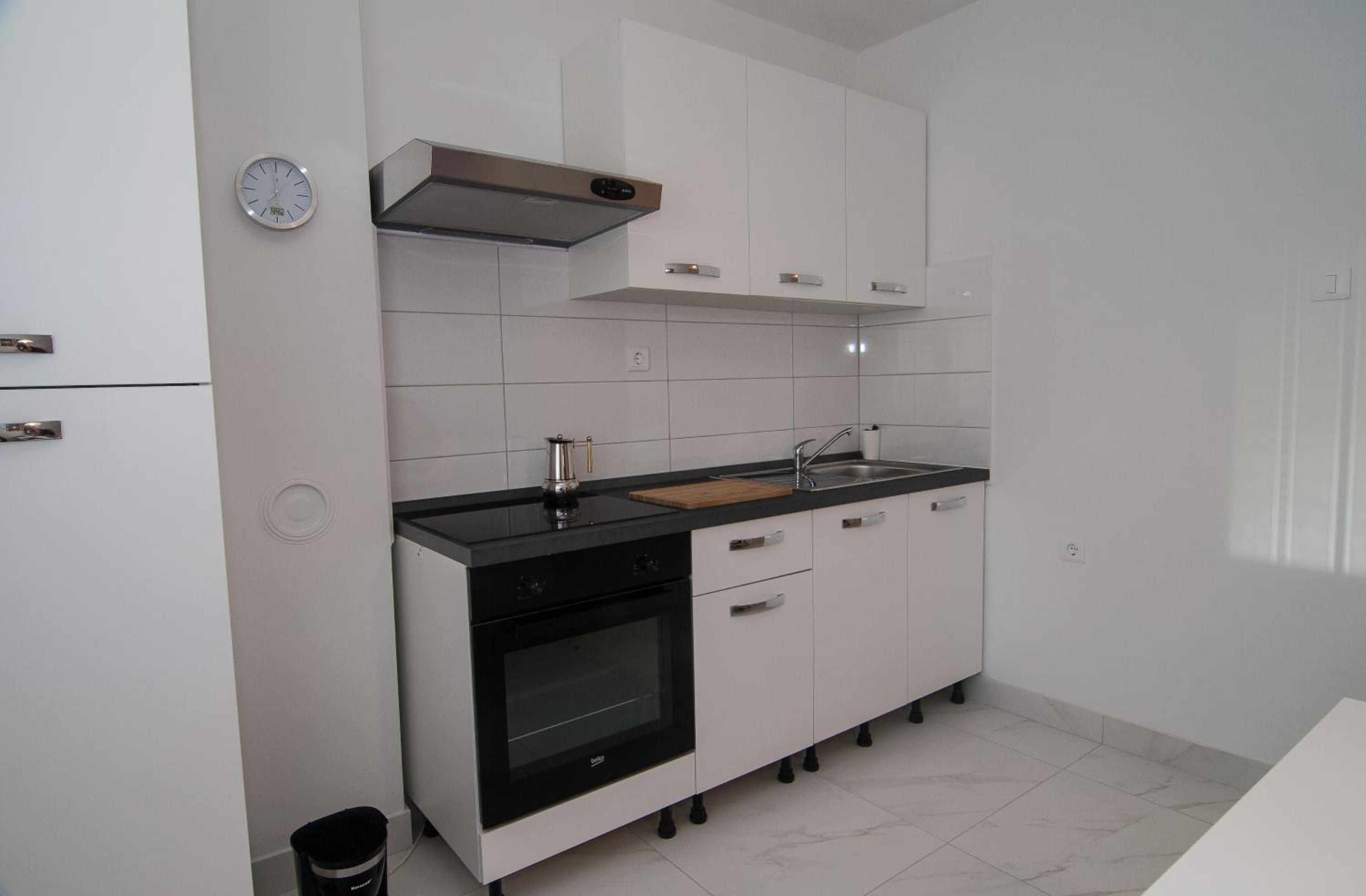 New renovated apartment 15 min from beach on foot view 2