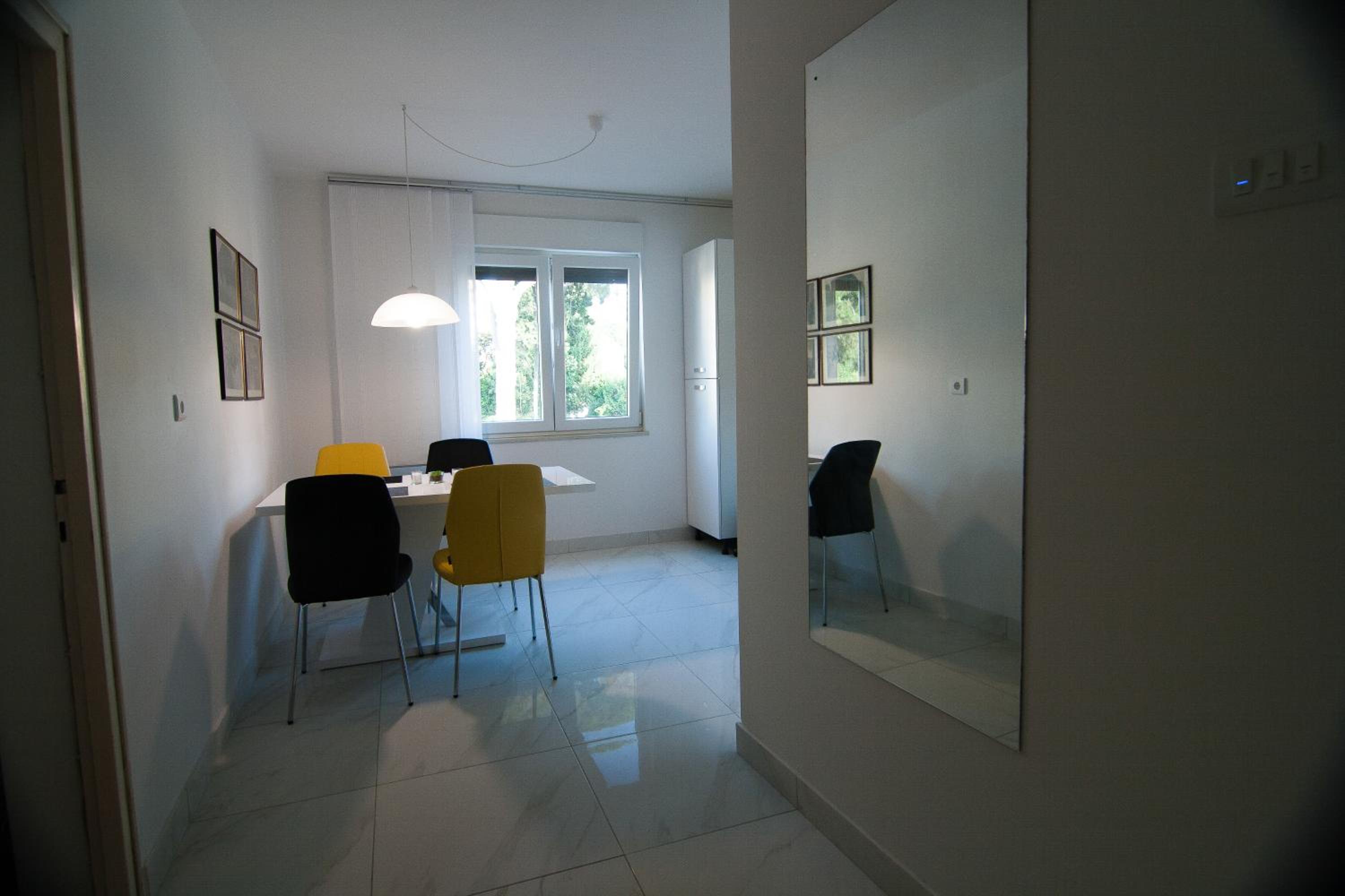 New renovated apartment 15 min from beach on foot