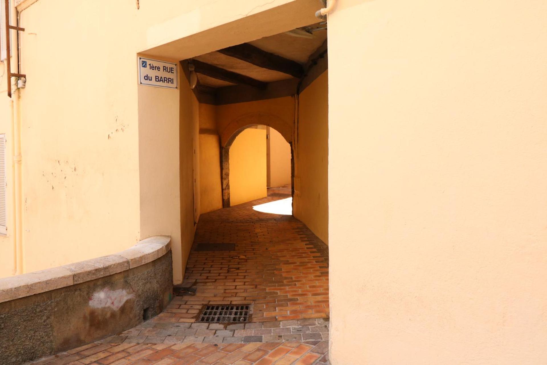 1 bedroom Suquet, 6 min from the Palais, balcony city & port view 220 photo 4