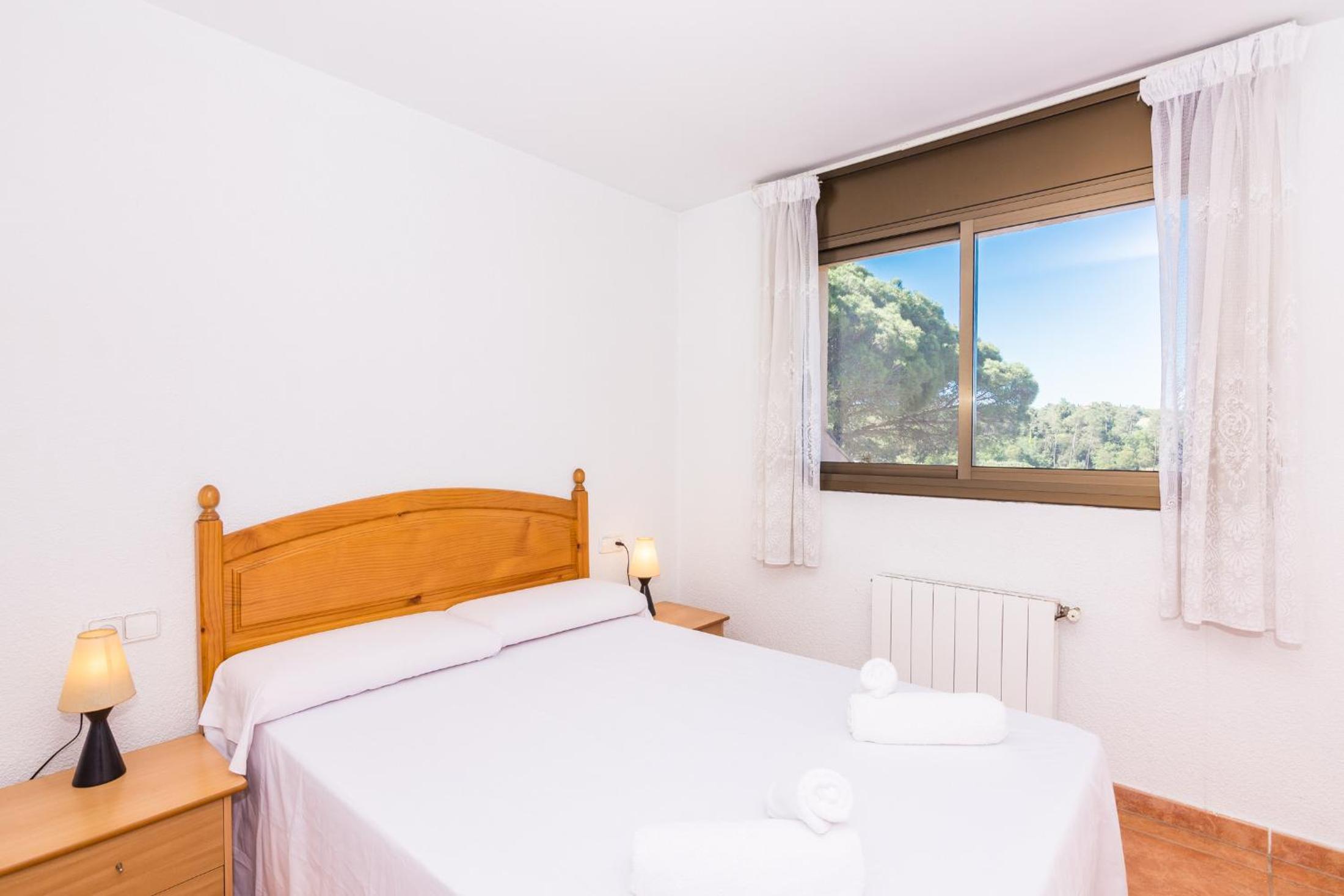 HomeHolidaysRentals Corts photo 4