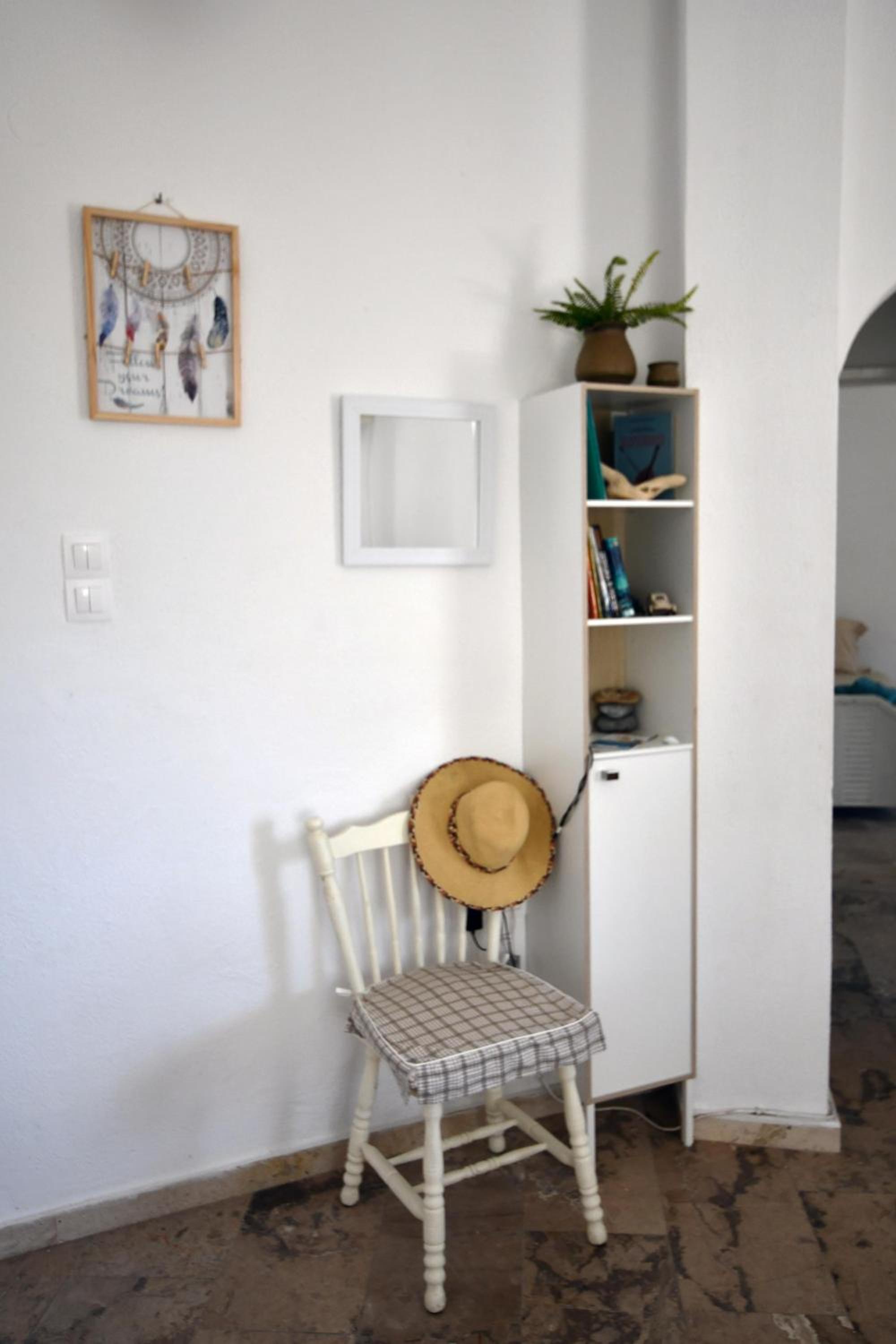 Central Flat, 300m from the Beach