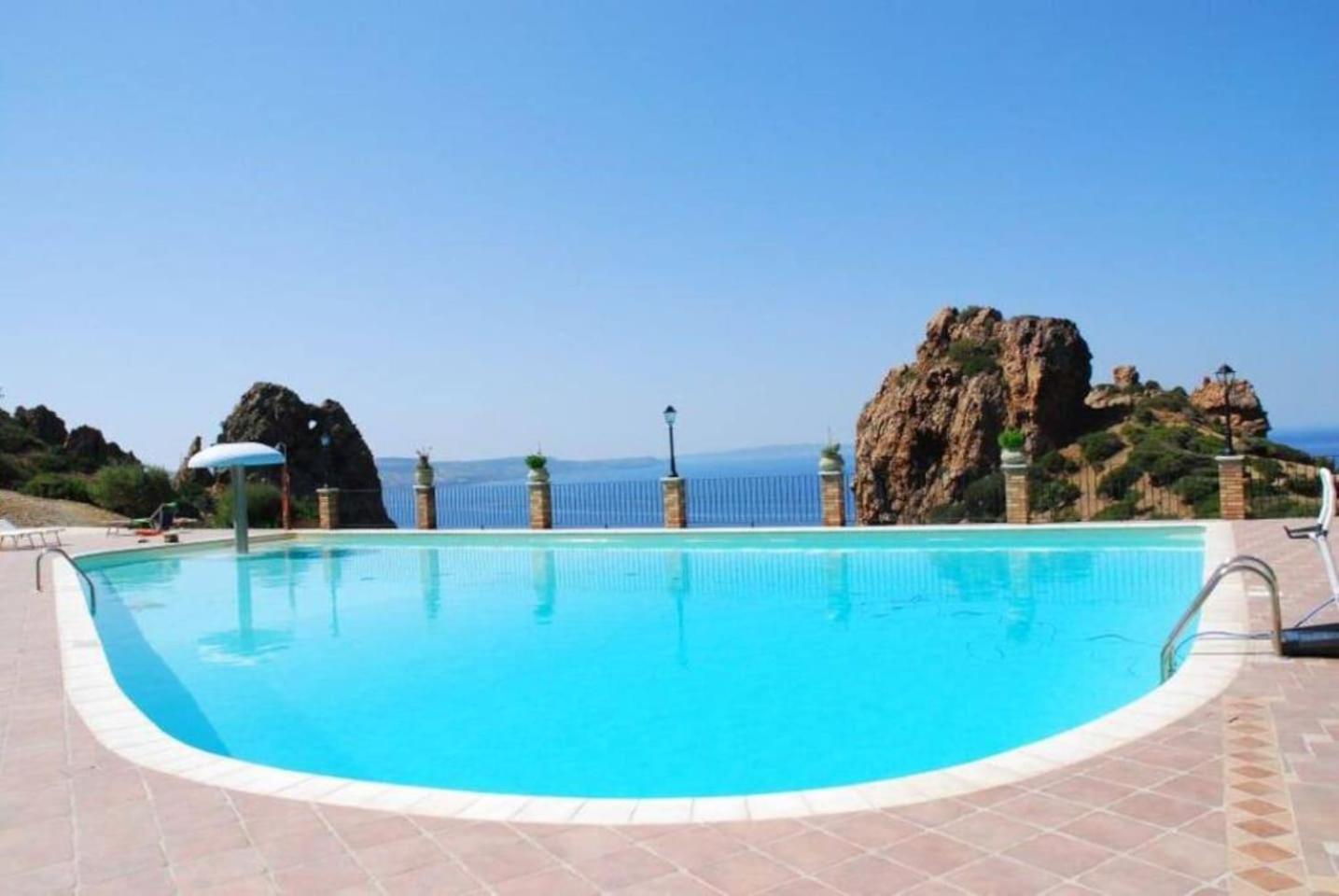 PRETTY LITTLE HOUSE (con piscina e wi-fi) photo 1
