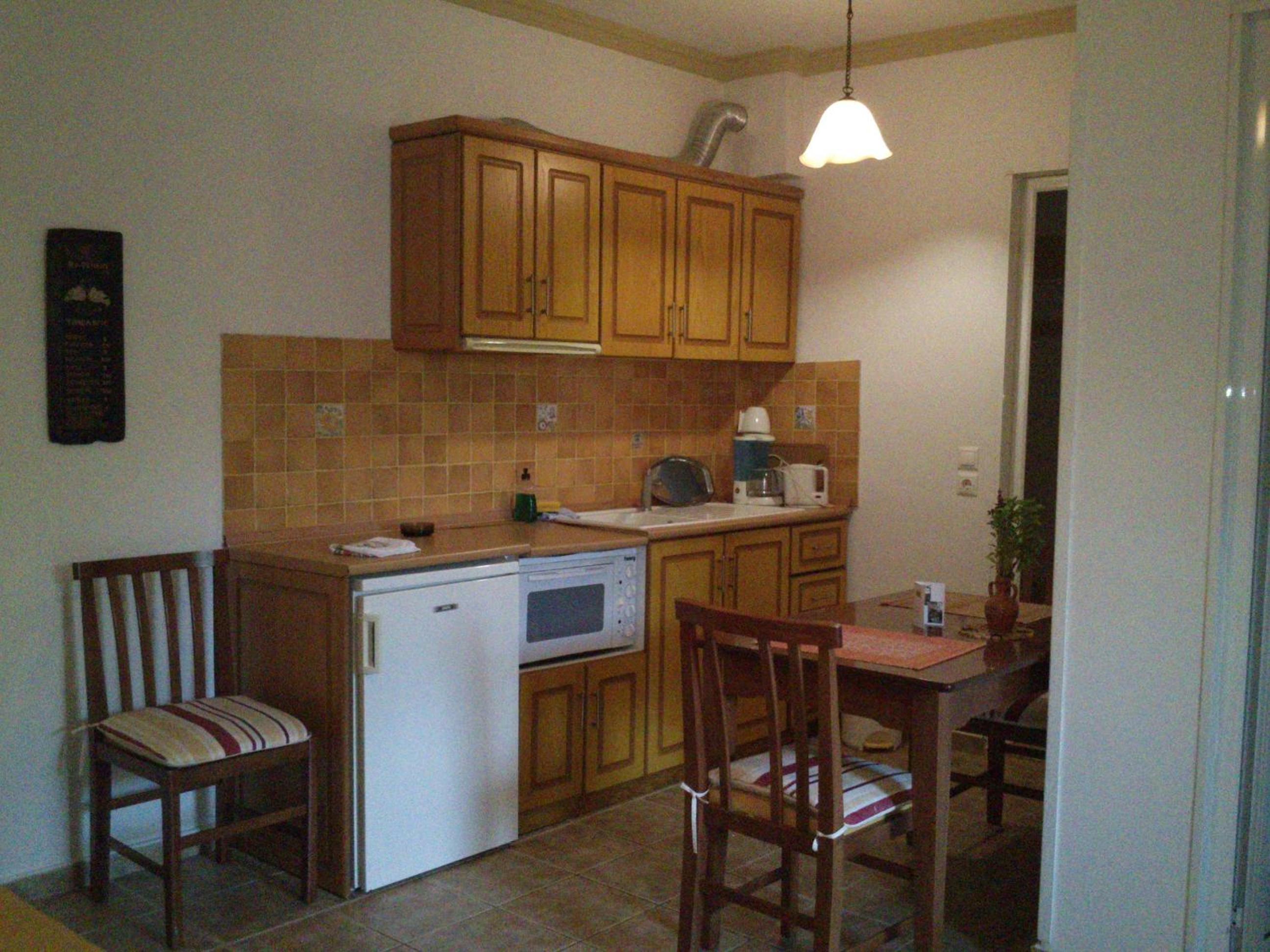 Green Hill Studios & Apartments