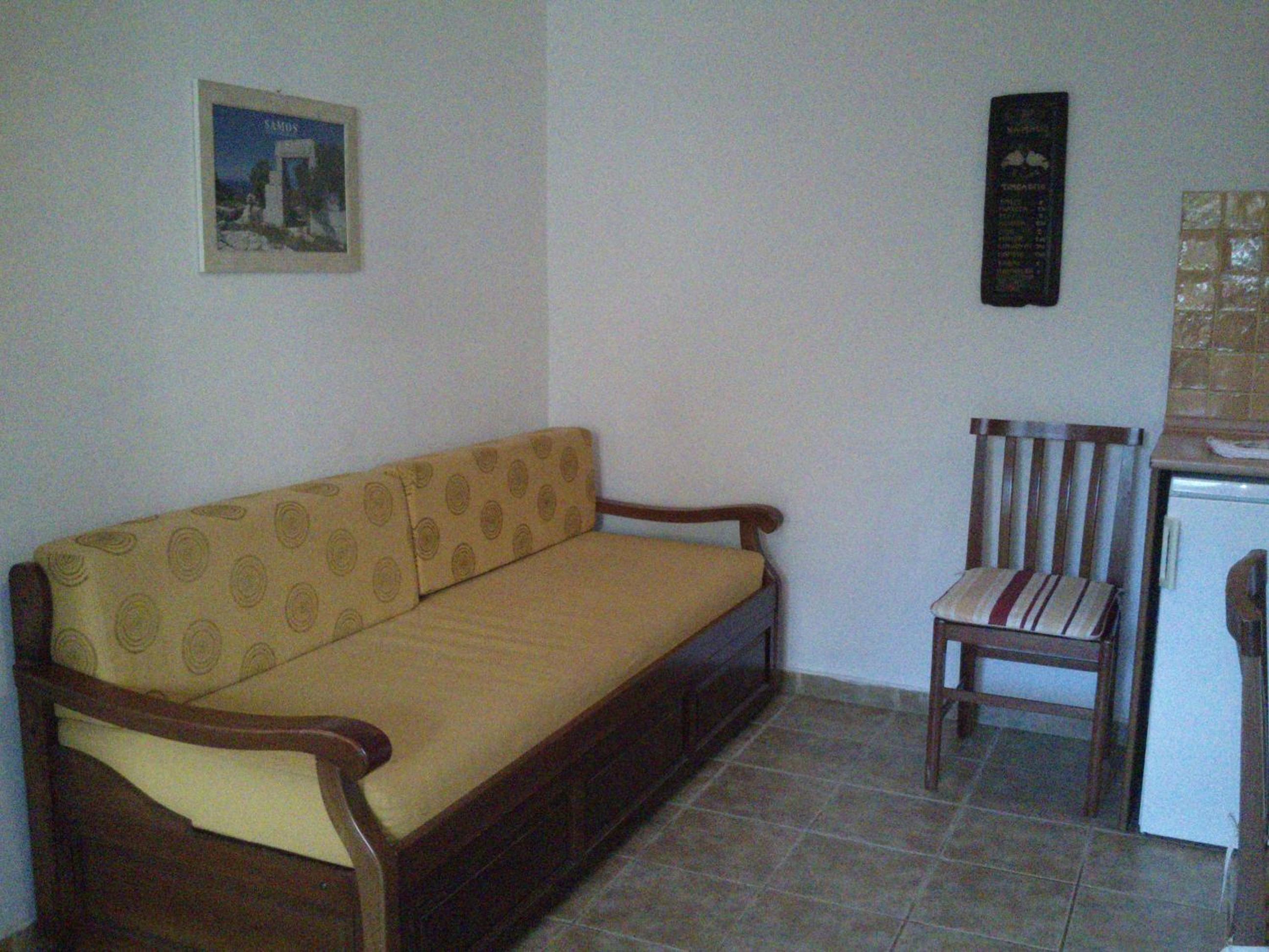 Green Hill Studios & Apartments