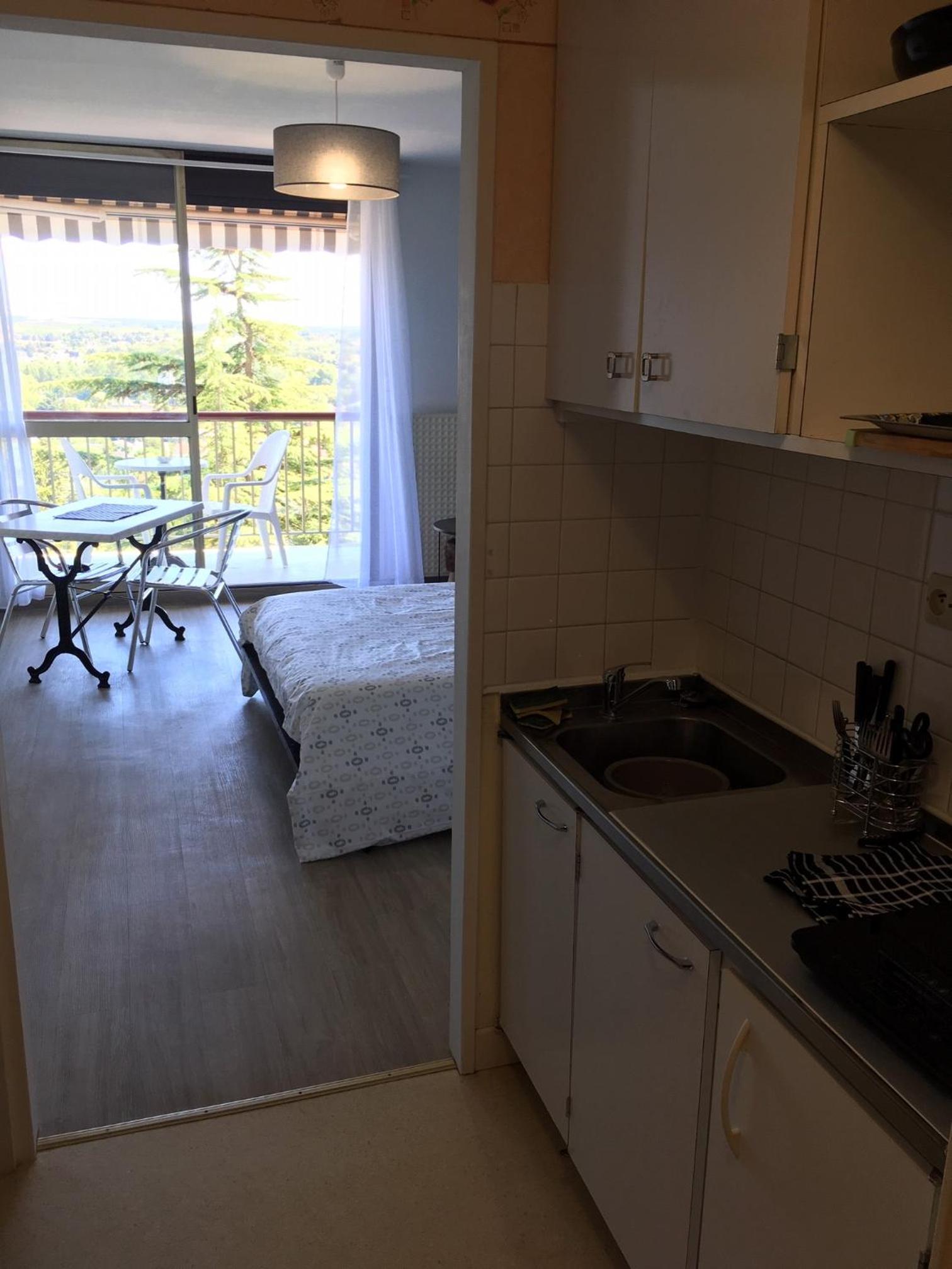 Photo 10