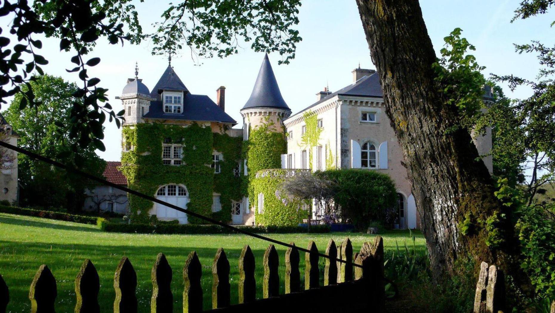 Saint Victor La Grand' Maison view 2