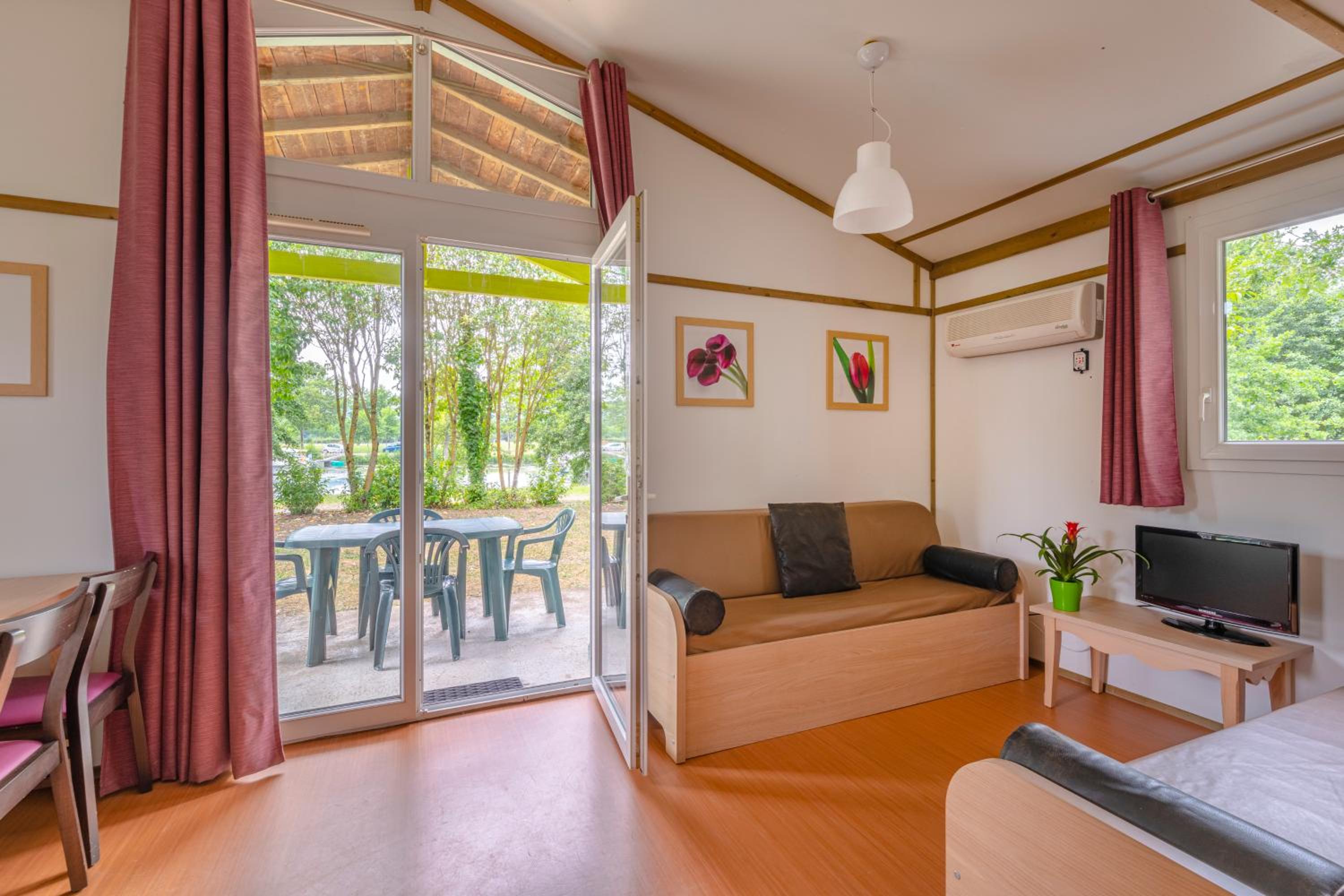 Lagrange Grand Bleu Vacances – Port Lalande Residence view 3