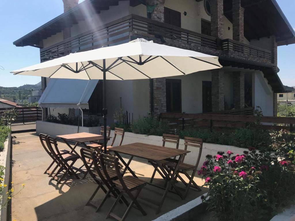 SARA'S VILLA