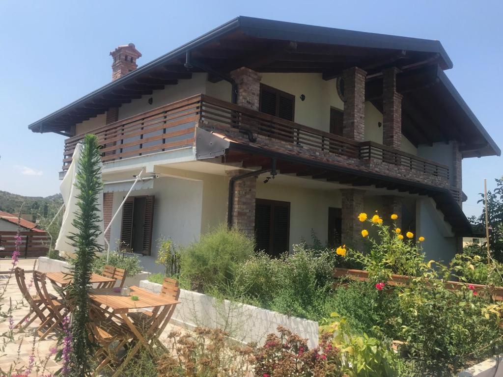 SARA'S VILLA