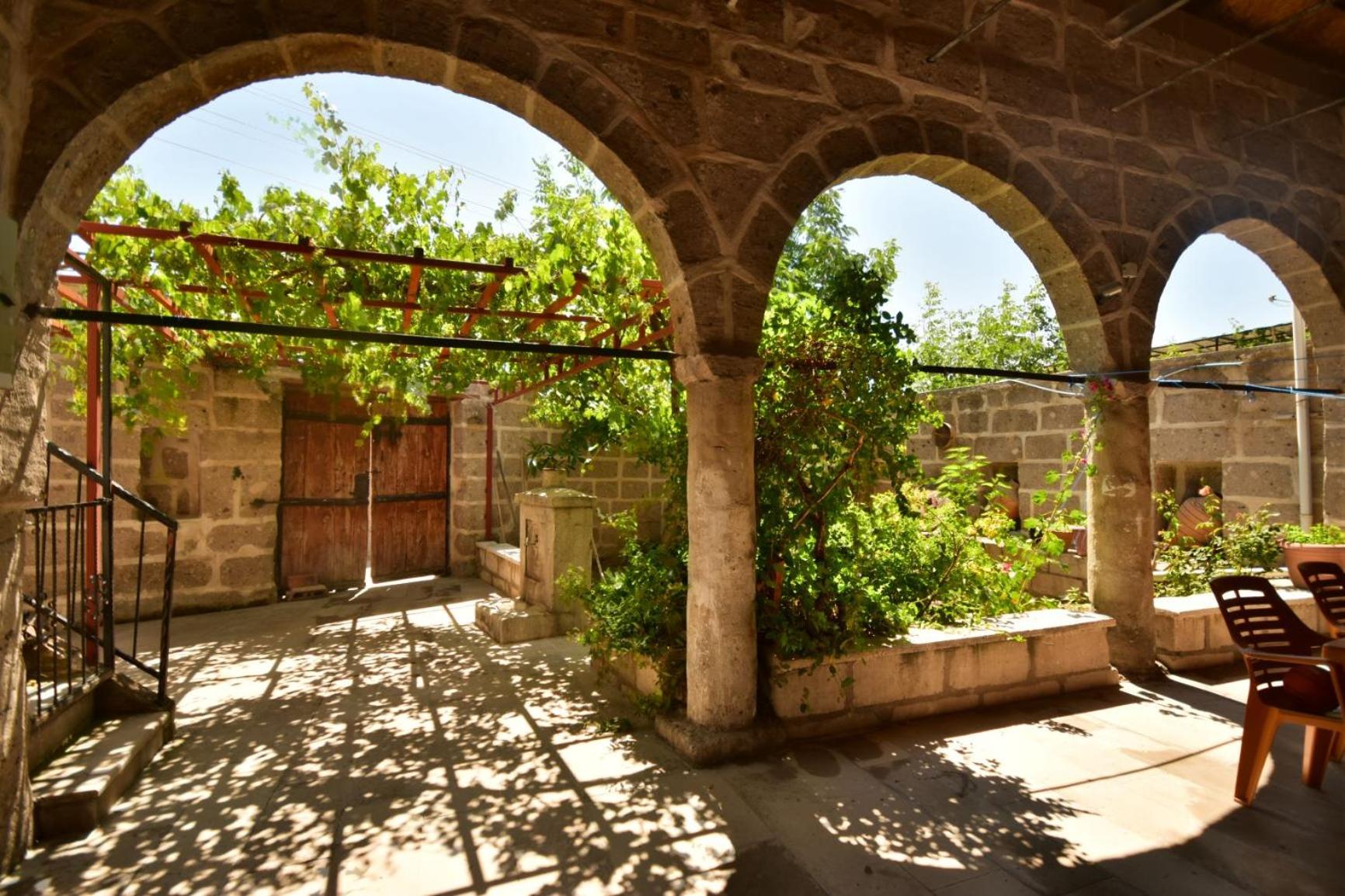 Photo 25