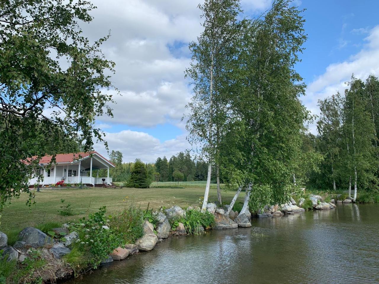 Wonderful cottage by the lake