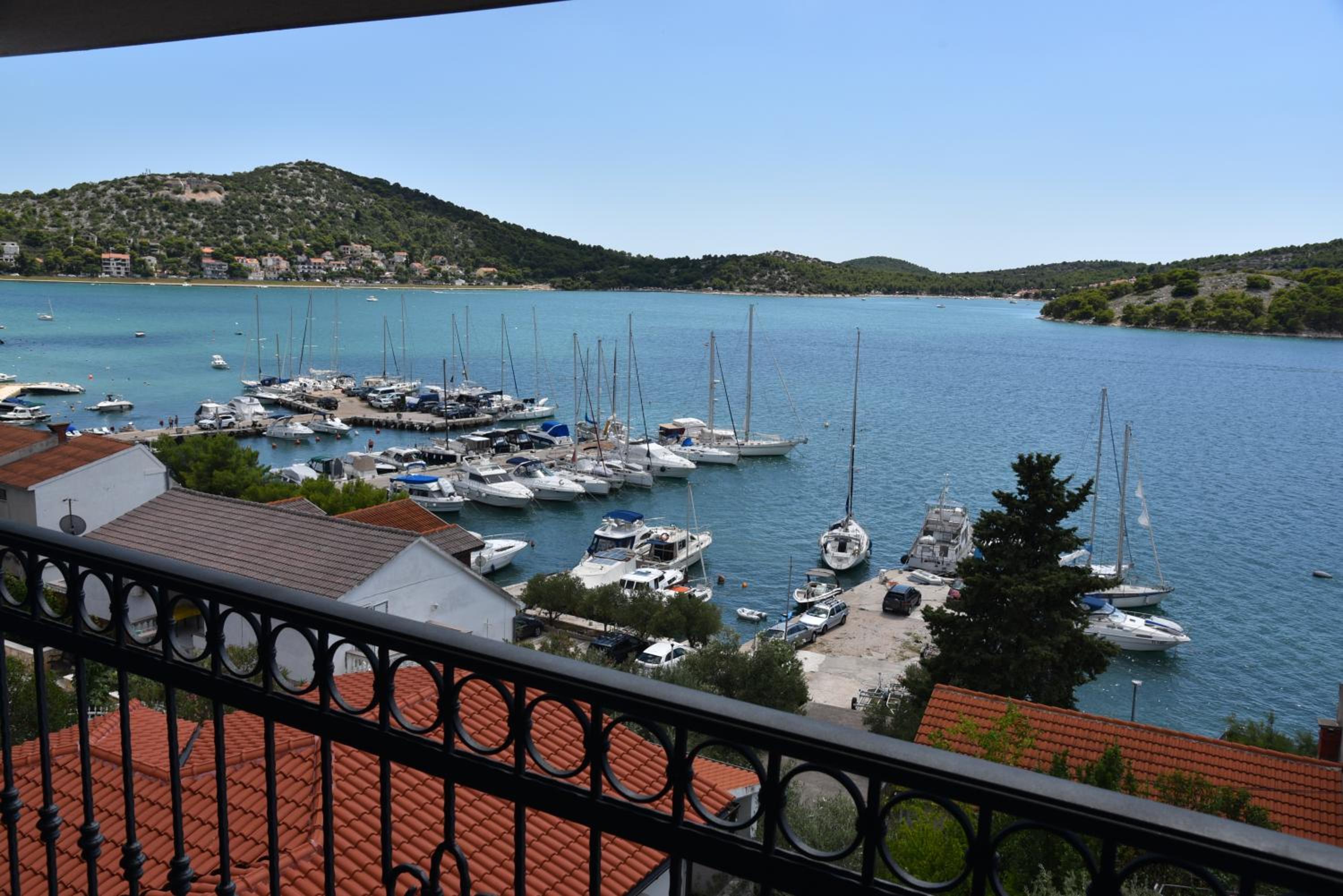 Villa Pina Appartment Chantos