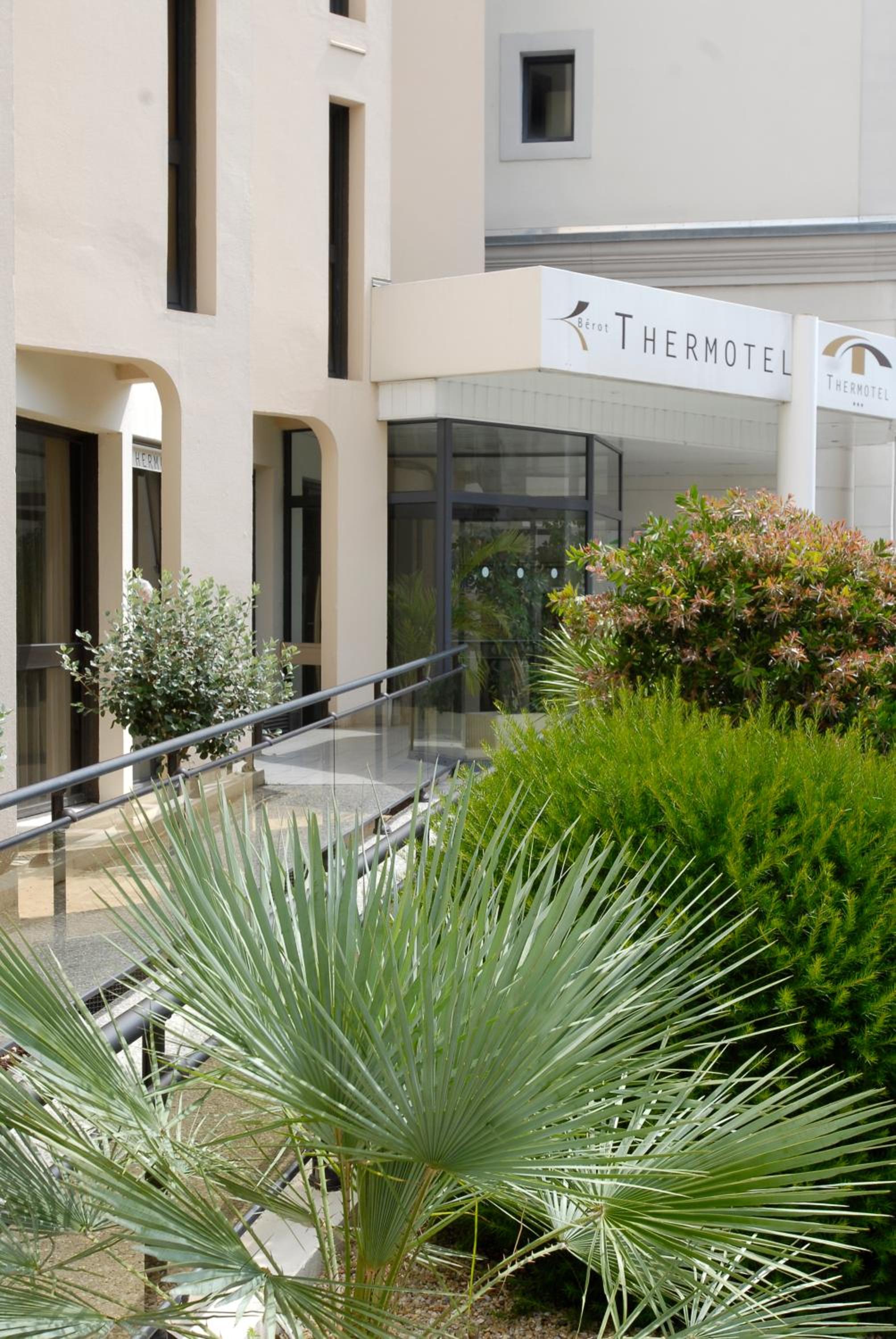 Dax Vacations - Thermotel - Property Image 1