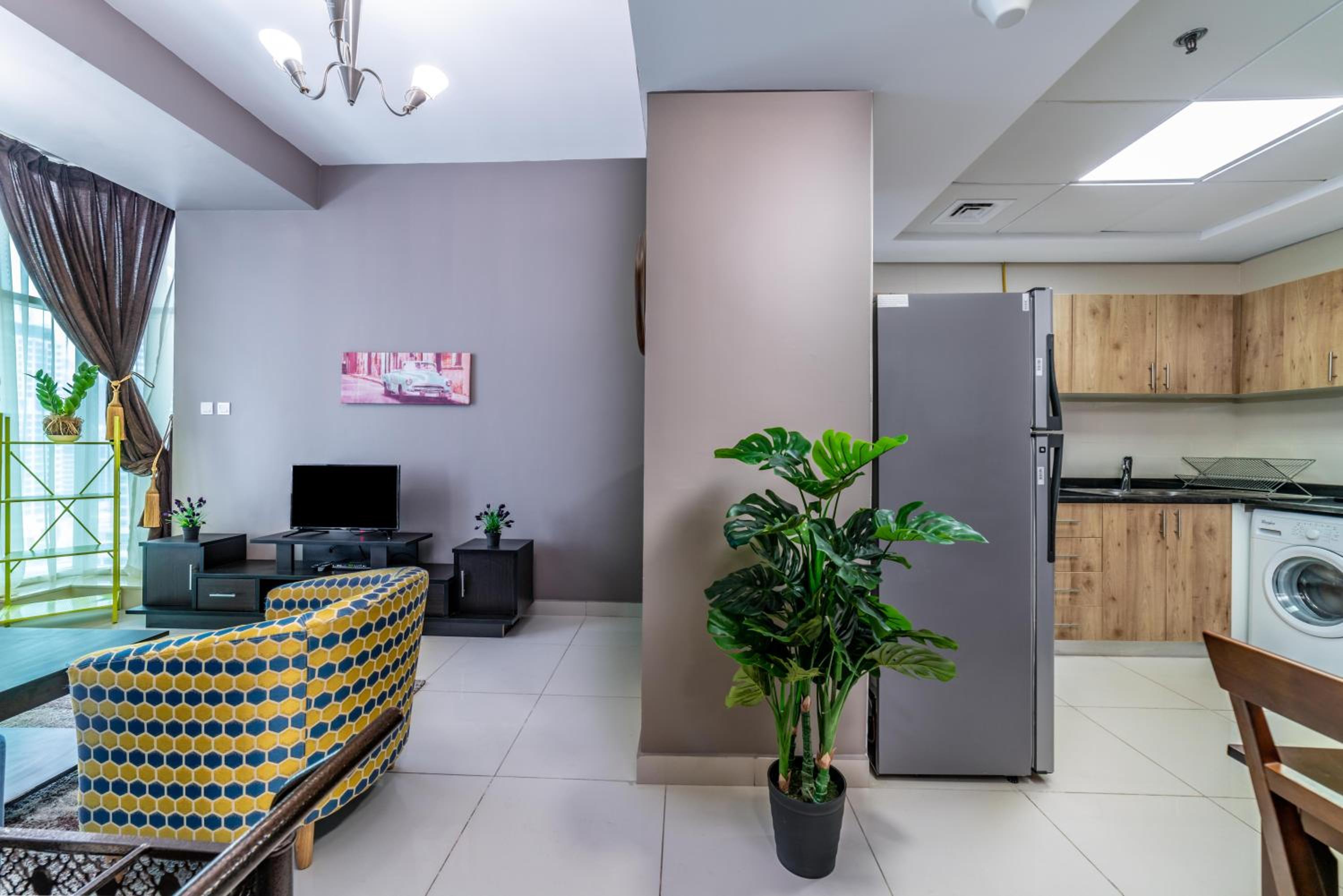 Golden Stay Vacation Homes continental tower marina