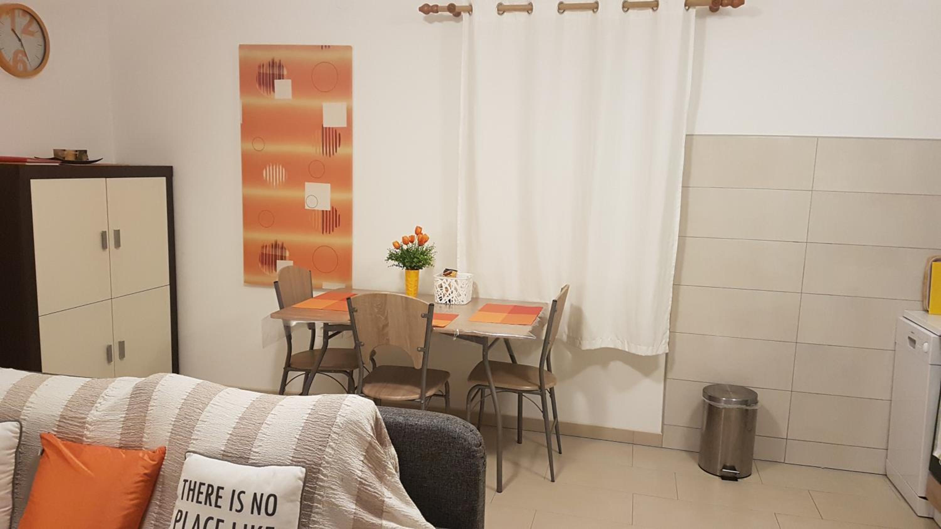 Orange Brist view 4