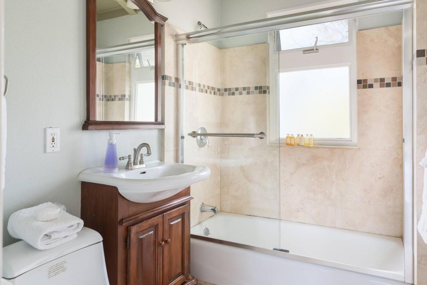 Spacious, Soaring Ceilings, Near Downtown MV, GOOG view 5