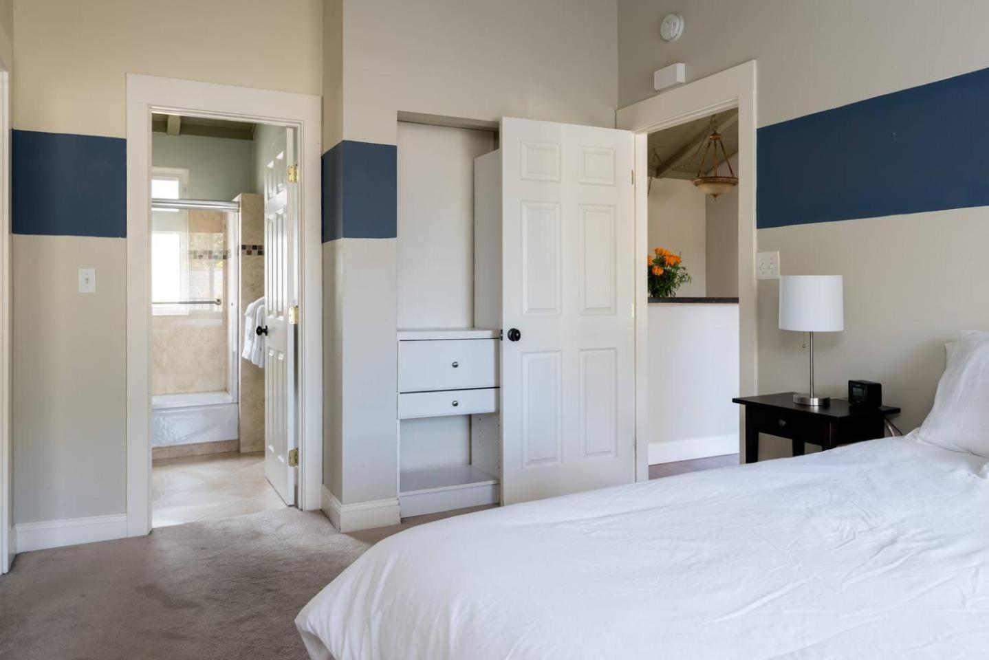 Spacious, Soaring Ceilings, Near Downtown MV, GOOG view 4