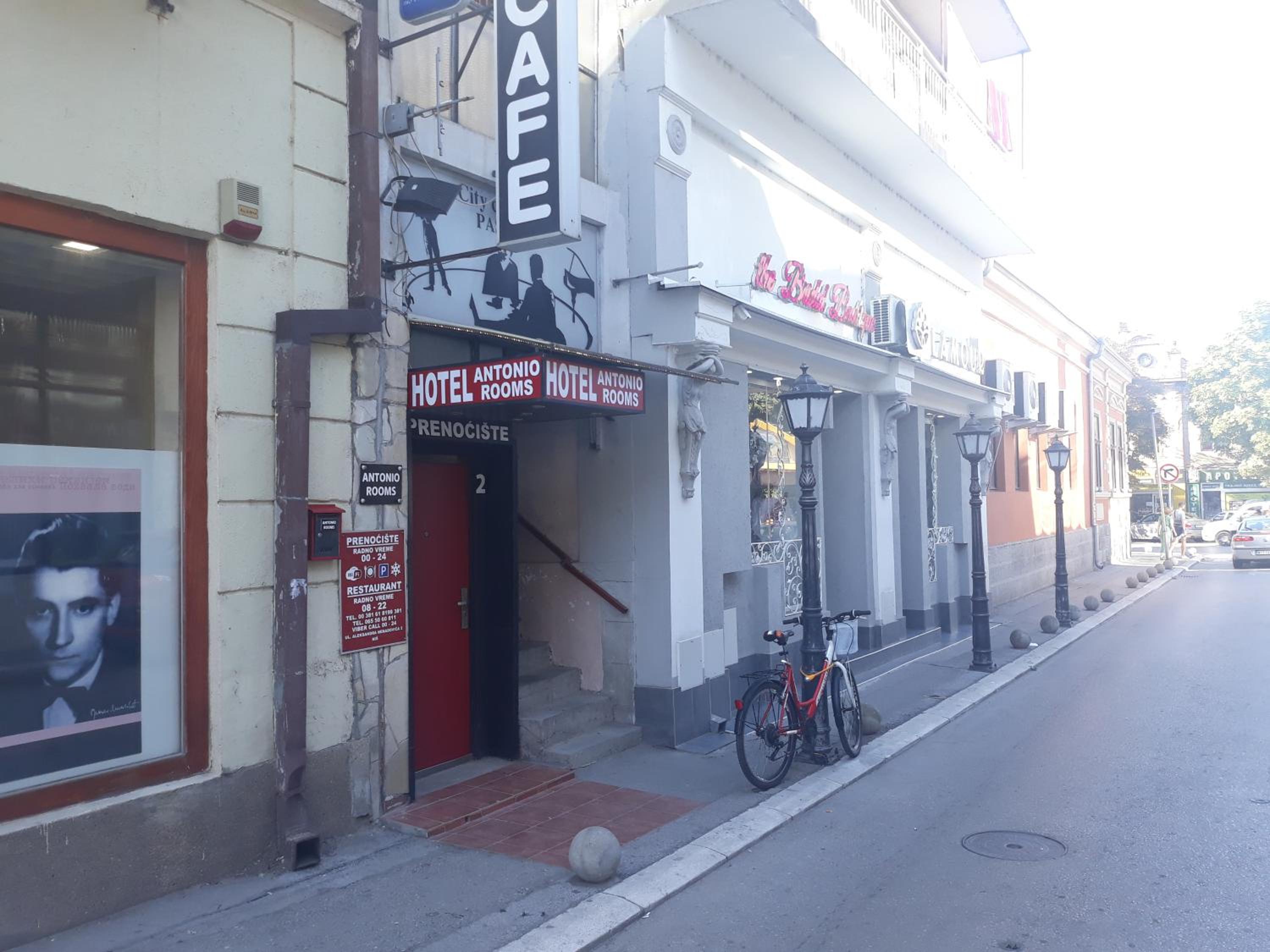 Antonio rooms