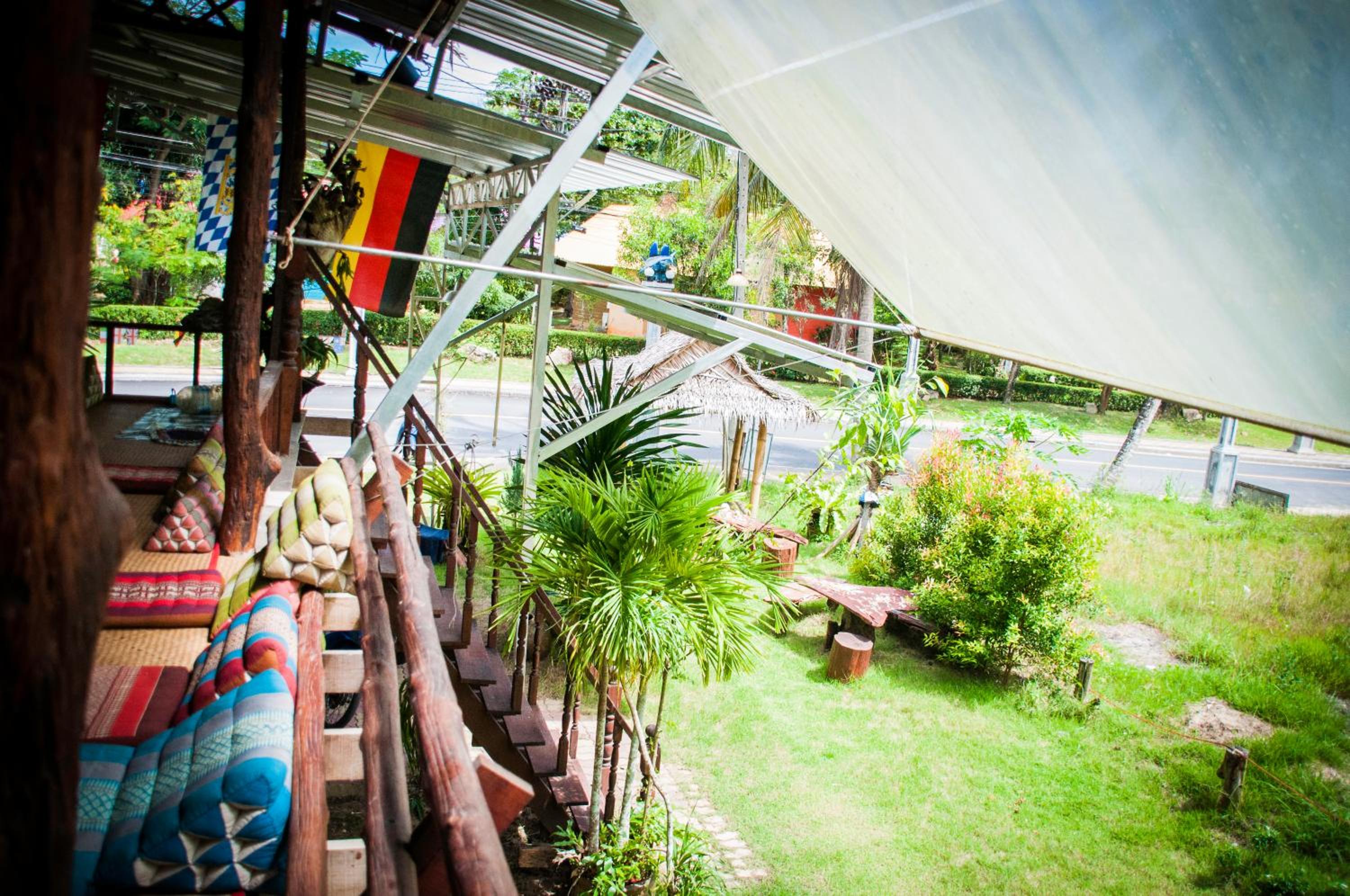 Koko De Rasta Coffee Lazy house view 5