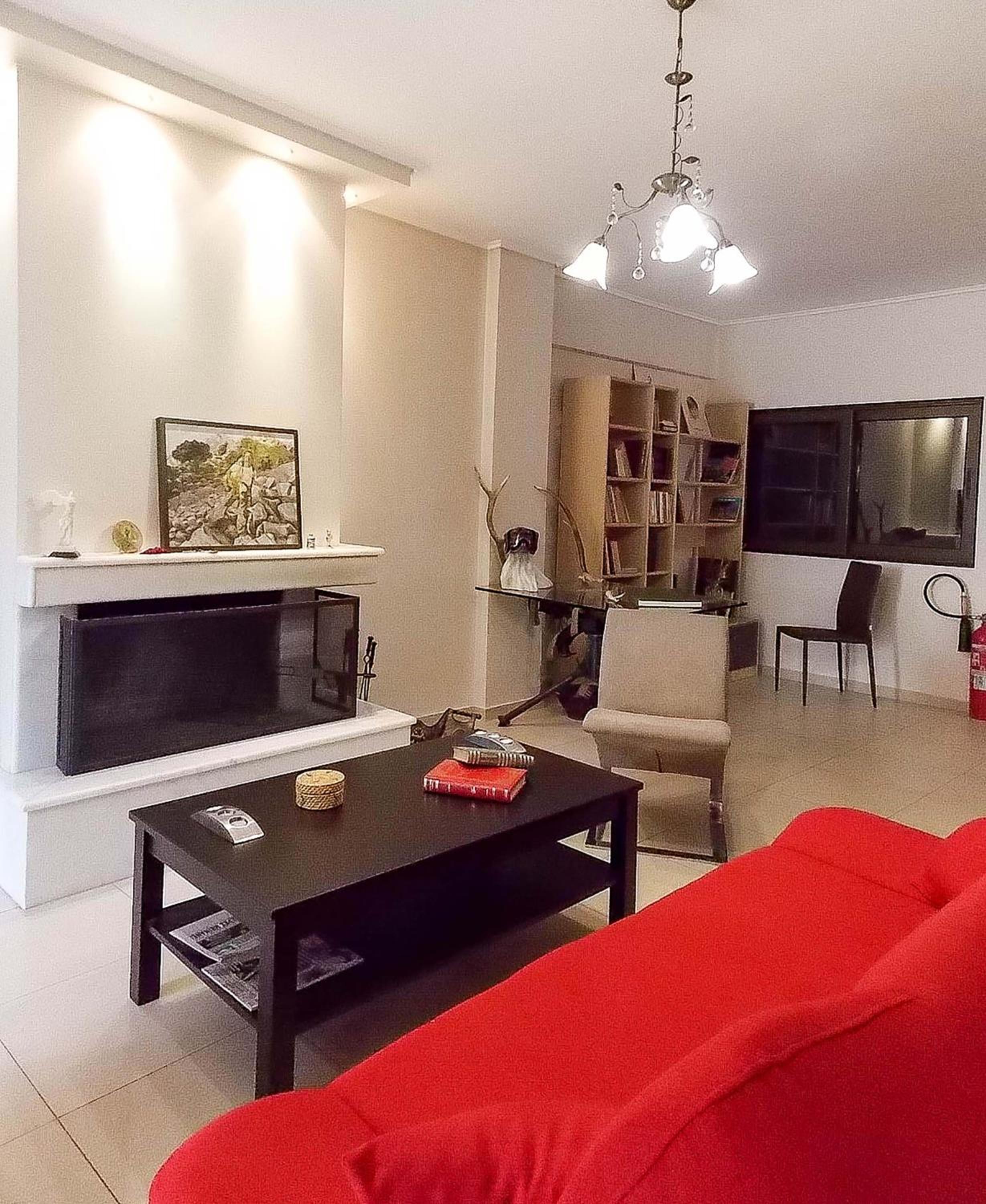 Nea Filadelfia- Spacious Apartment with Garden