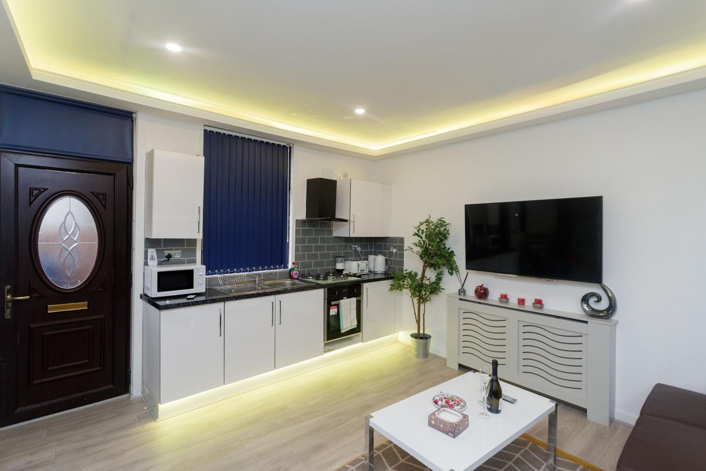 TOWLER HOUSE APARTMENTS 6 beds in 3 bedrooms view 5