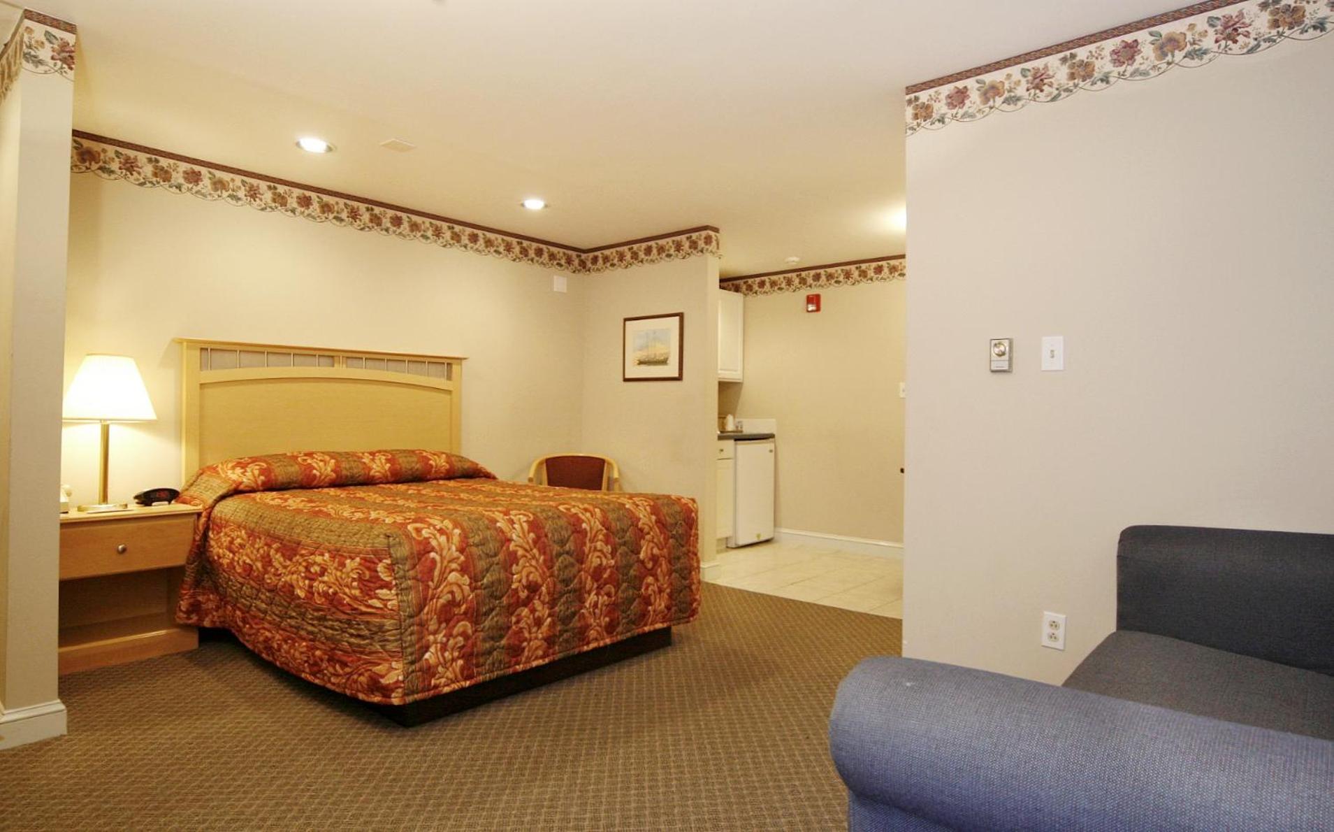 Studio East Motel