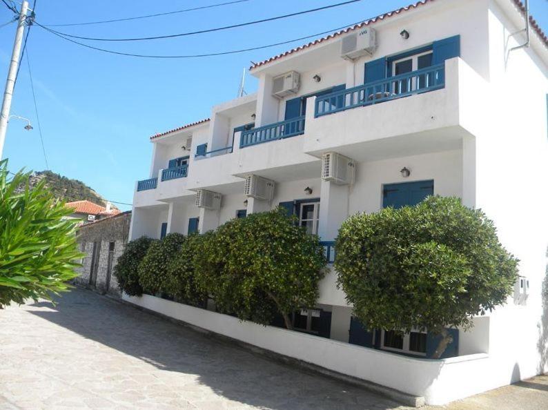 Ostria Eressos Rooms