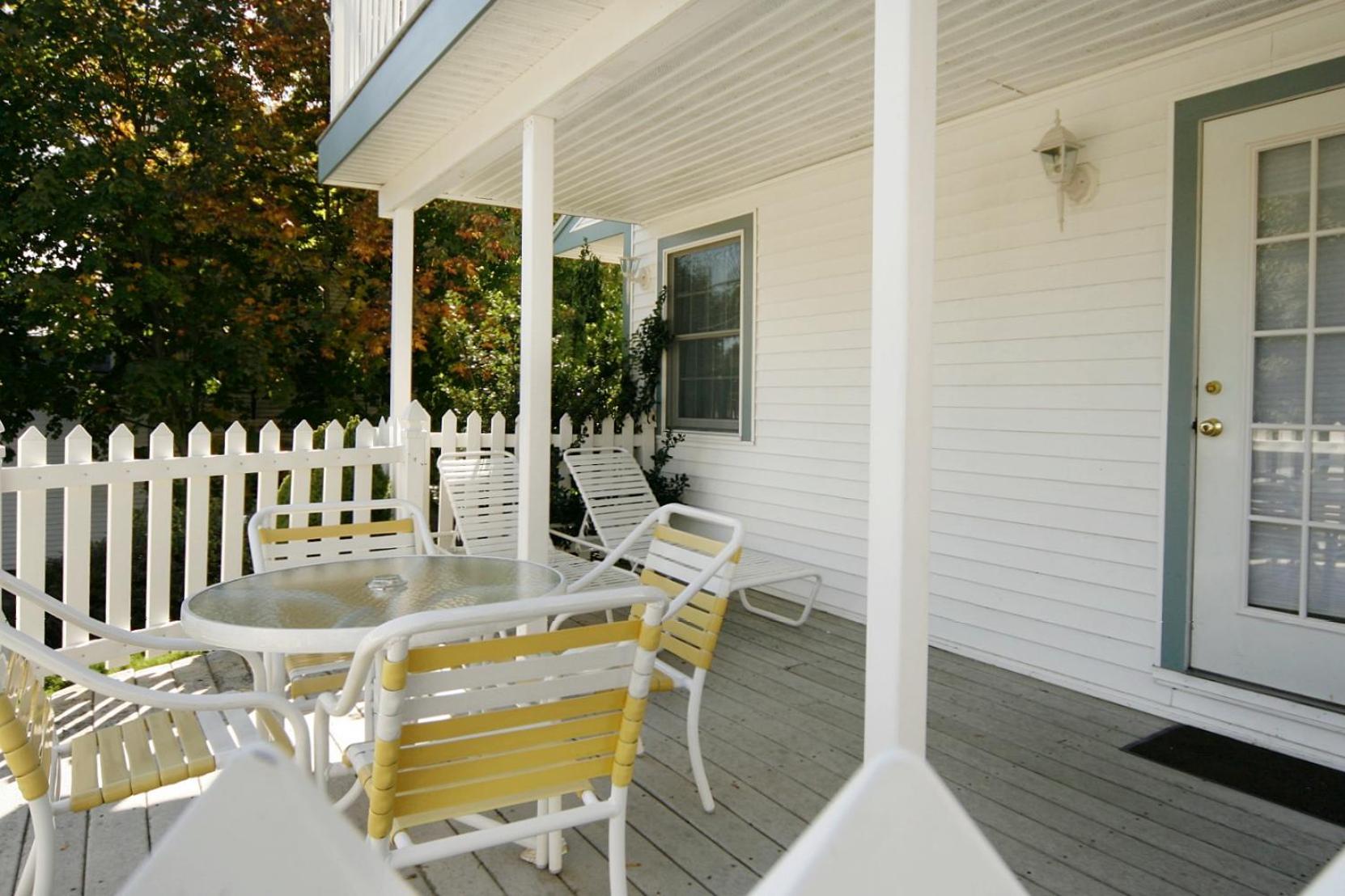 Studio East Motel
