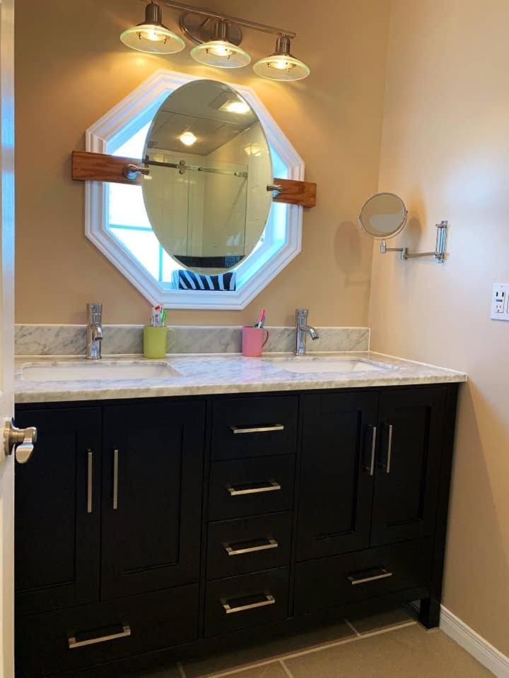 Nice rooms with private bath in Mid Town Toronto